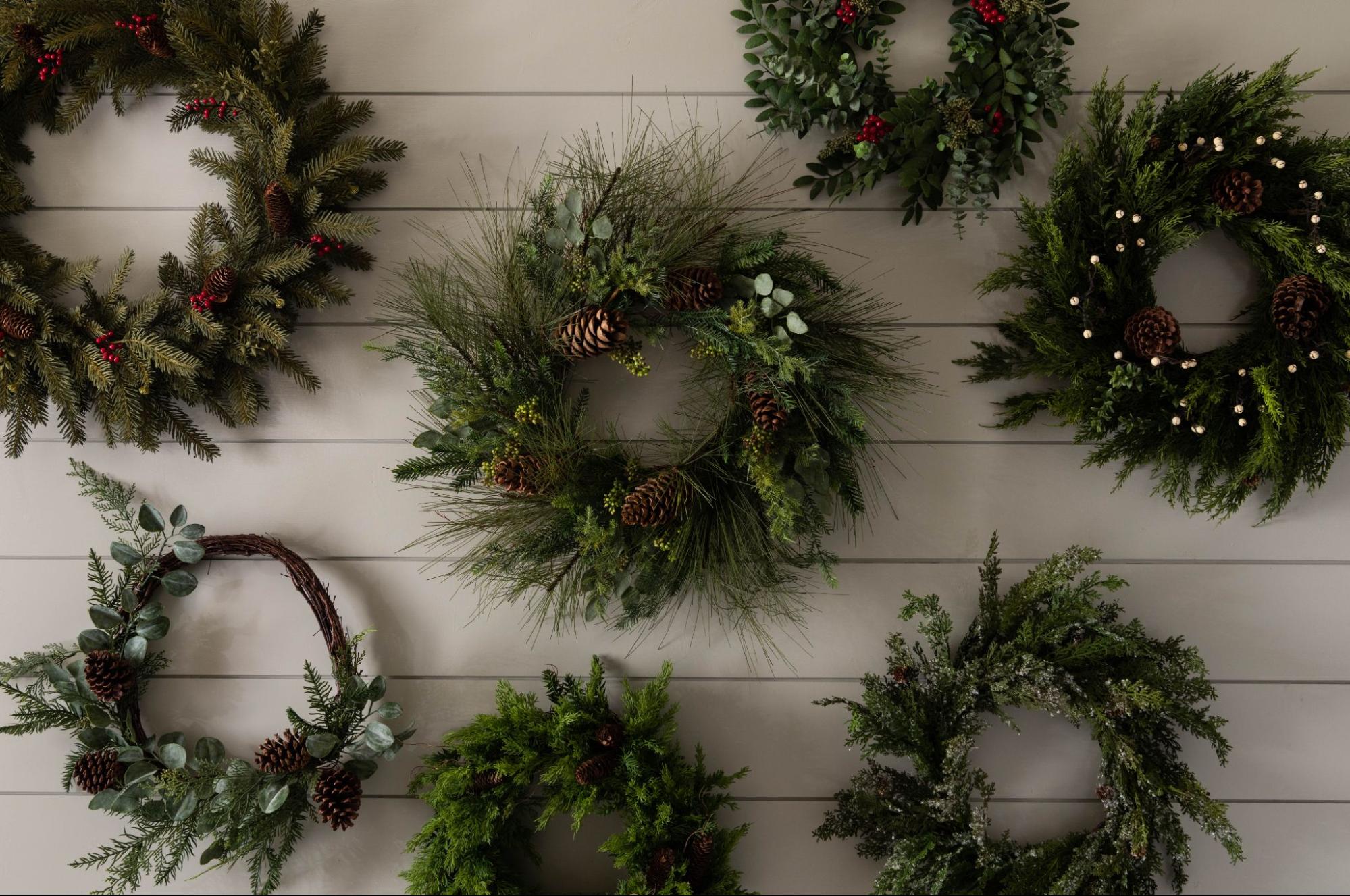 how to dress up a christmas wreath Wreath Styling 101