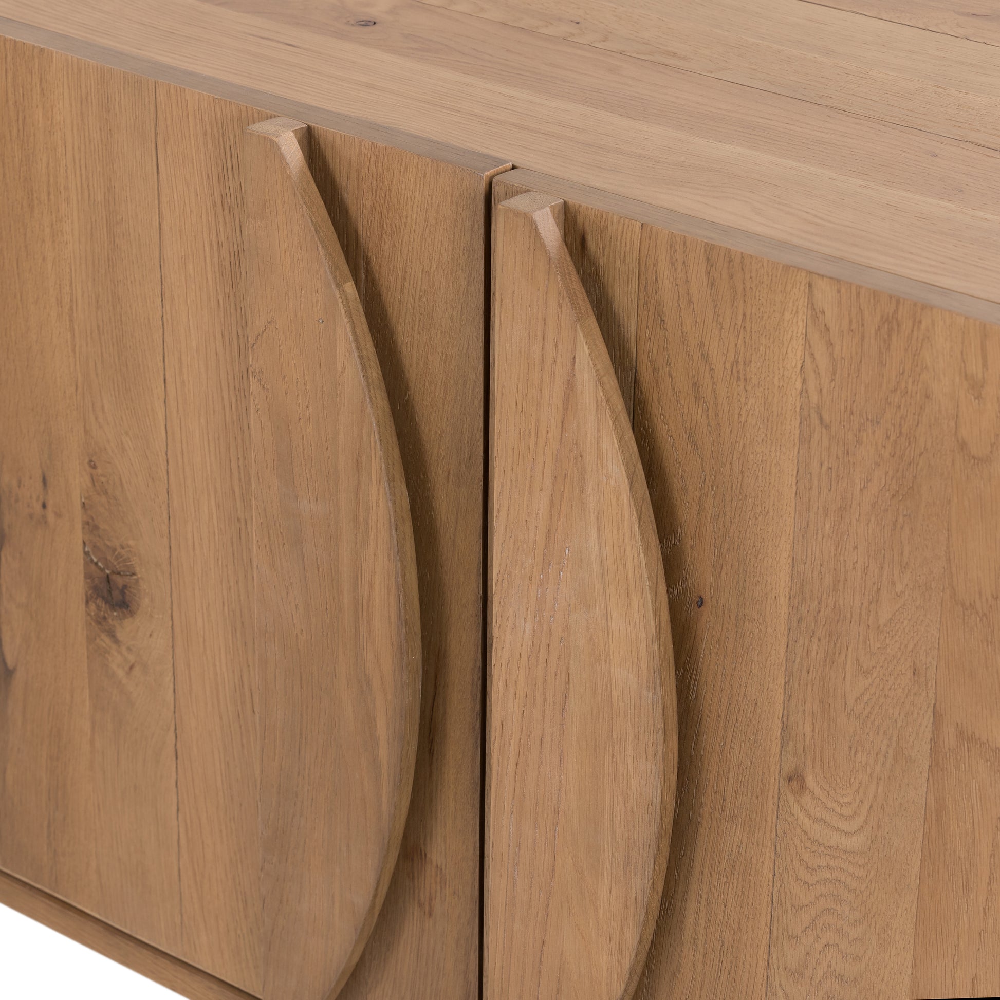Suri Sideboard texture up close