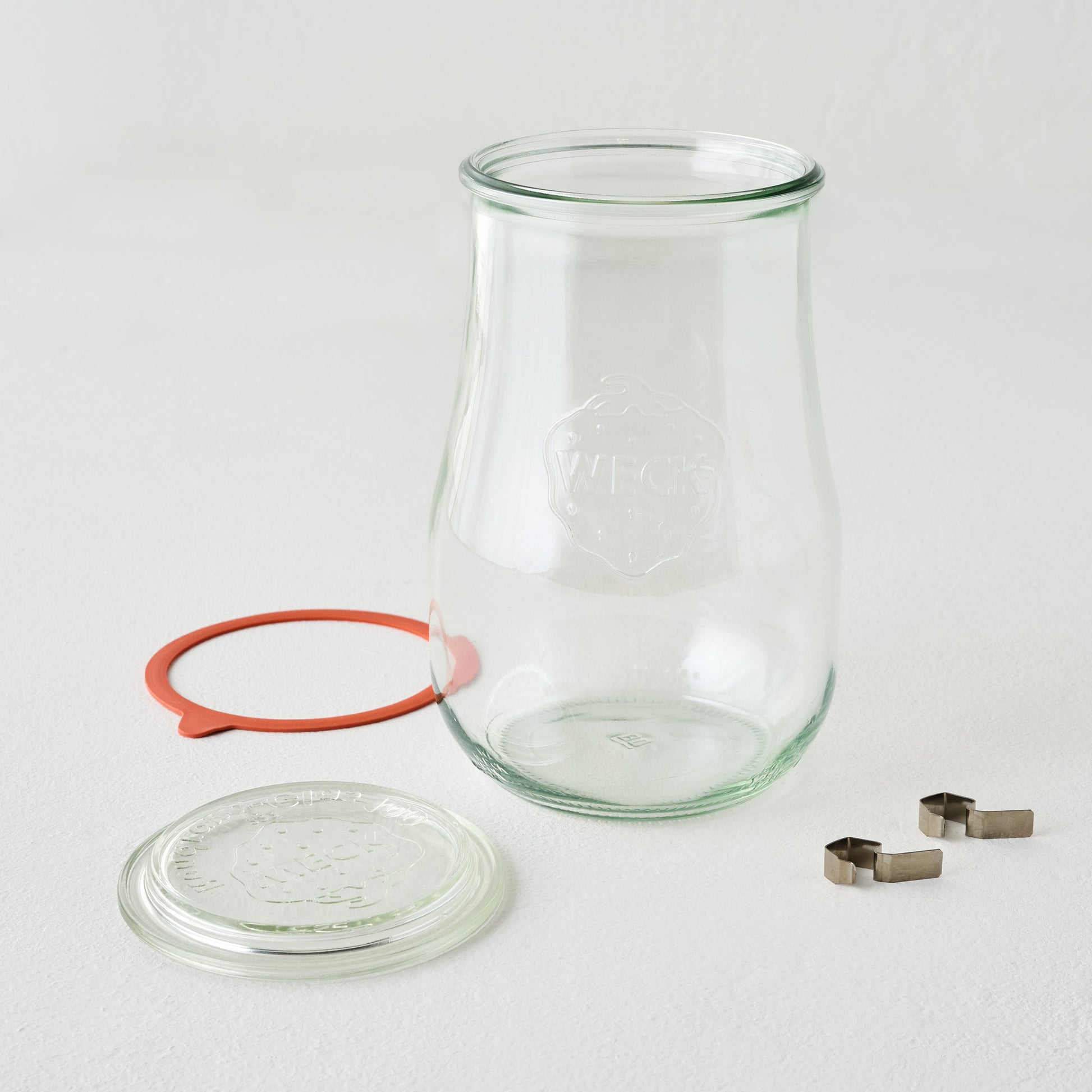Weck 738 1 1/2 L Tulip Jar shown with lid off