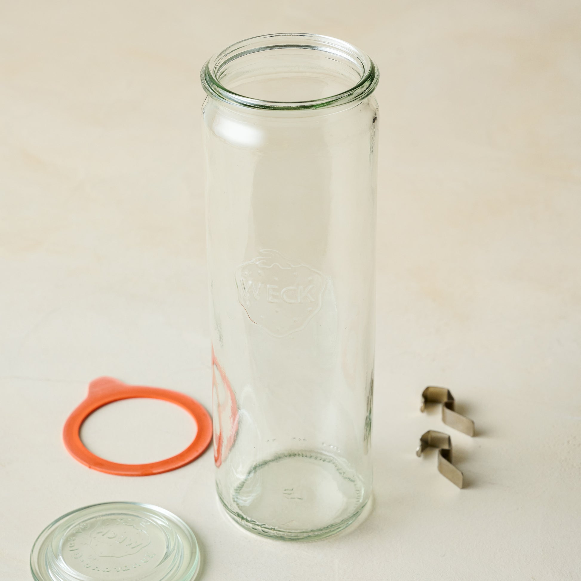 Weck 905 1/2 L Cylindrical Jar with top removed