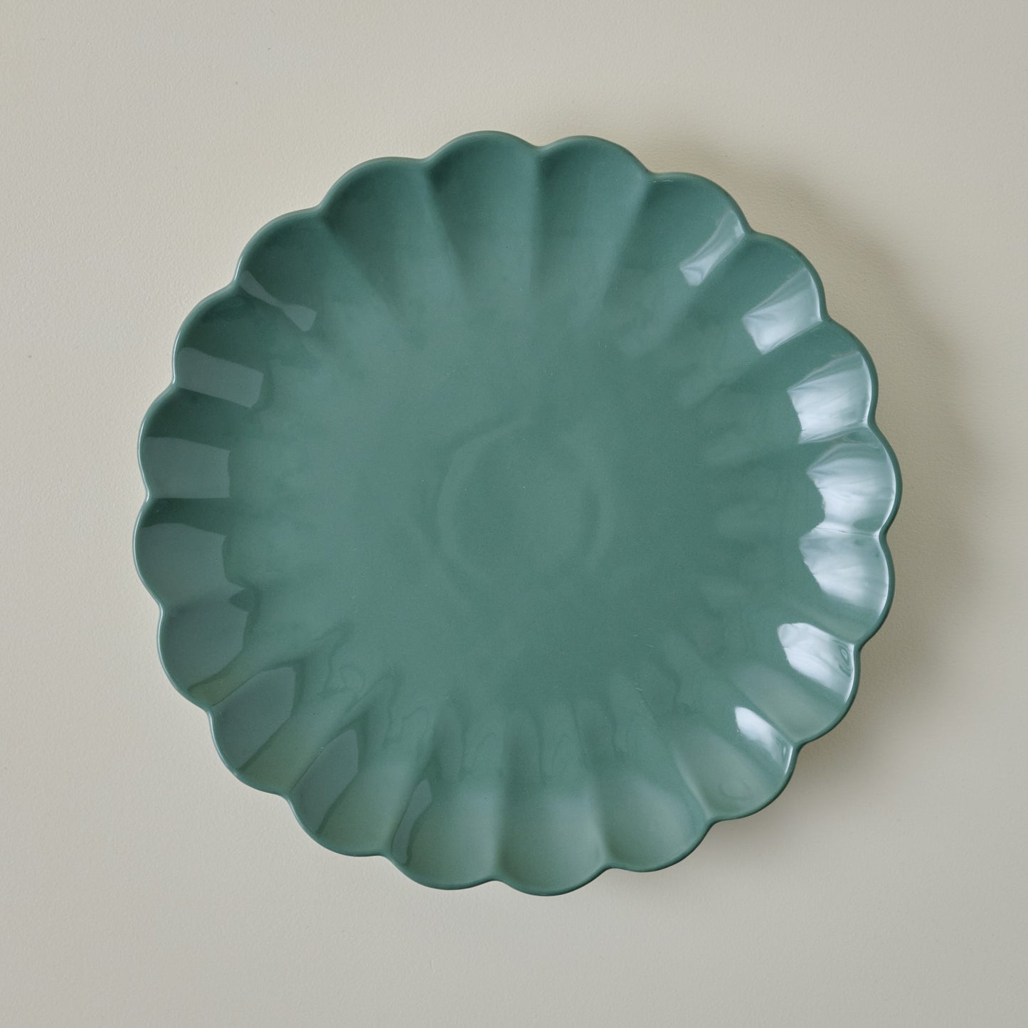 Seagrass Scalloped dinner Plate