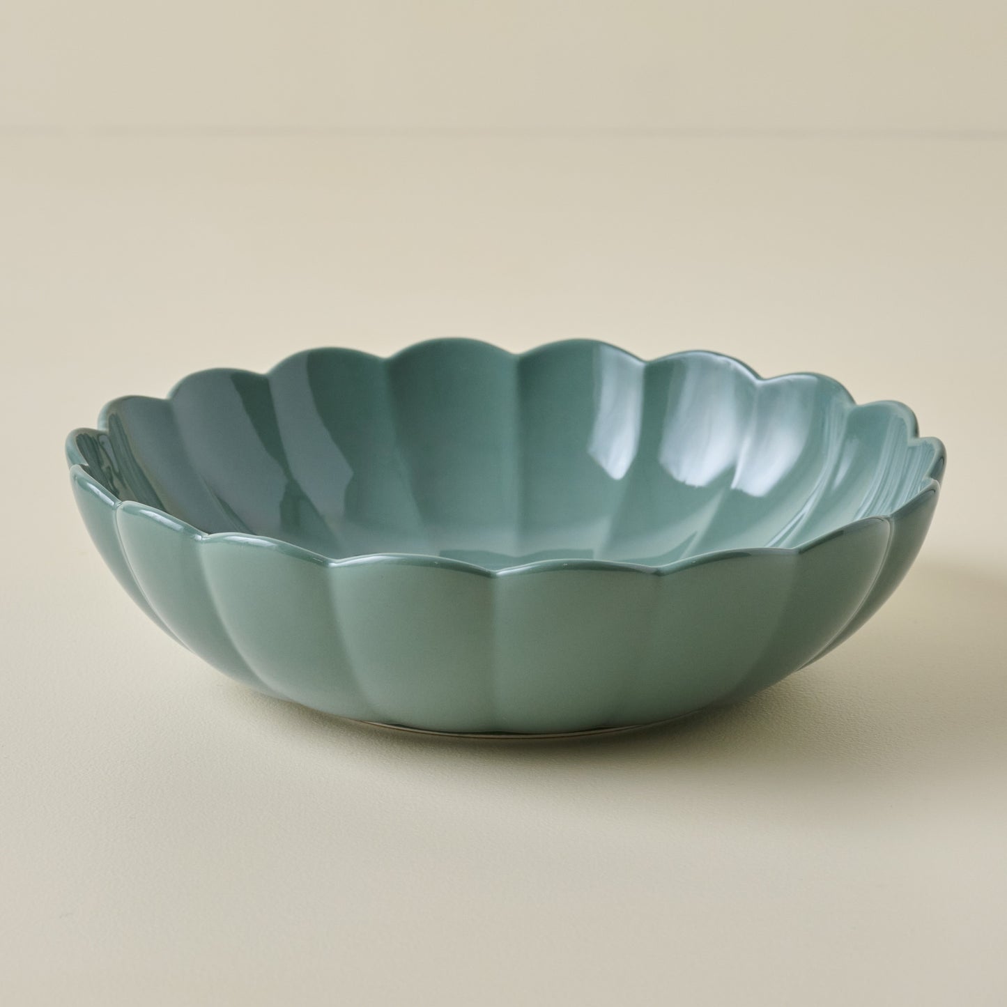 Seagrass Scalloped Serving Bowl