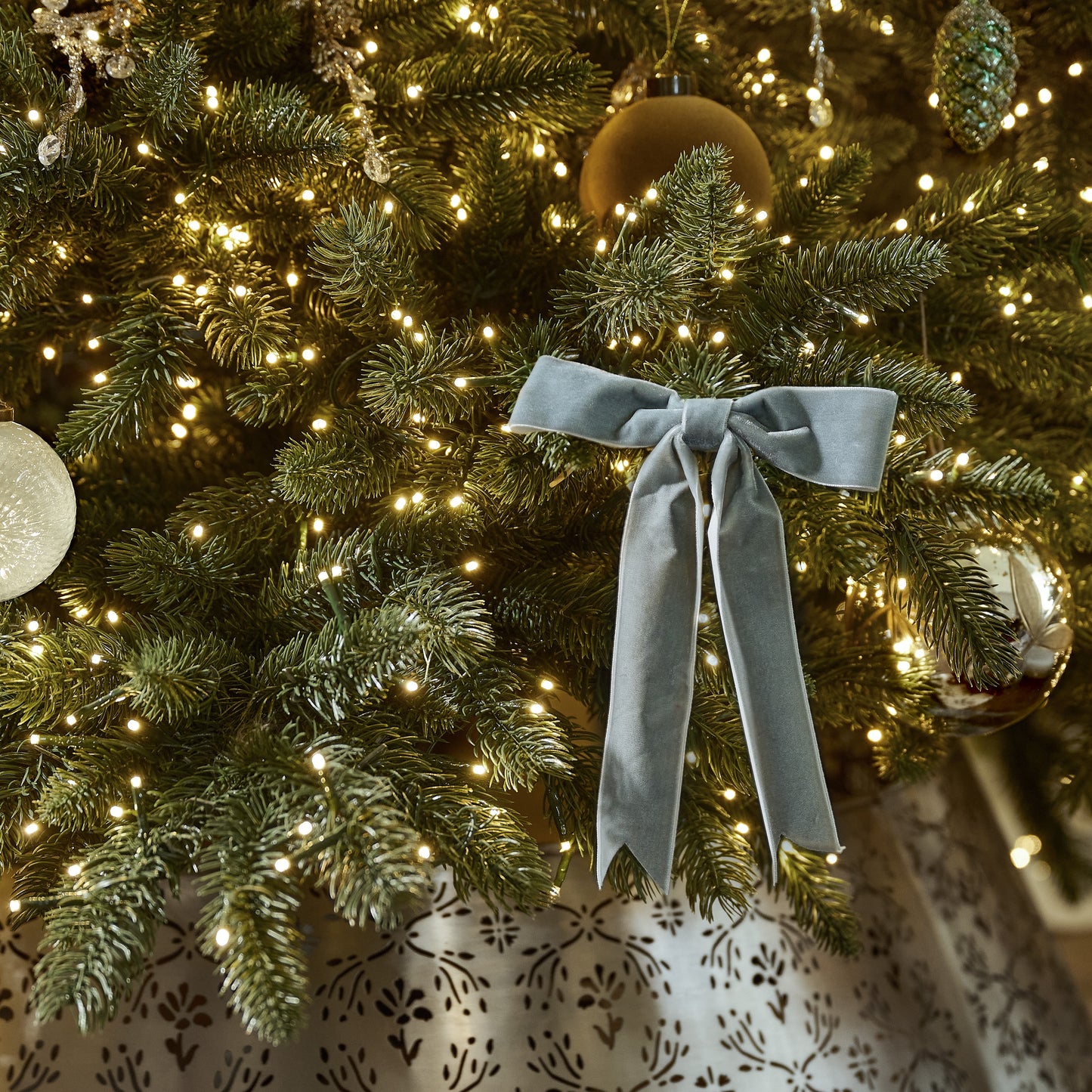 Velvet Bow Ornament Clip, Set of 8