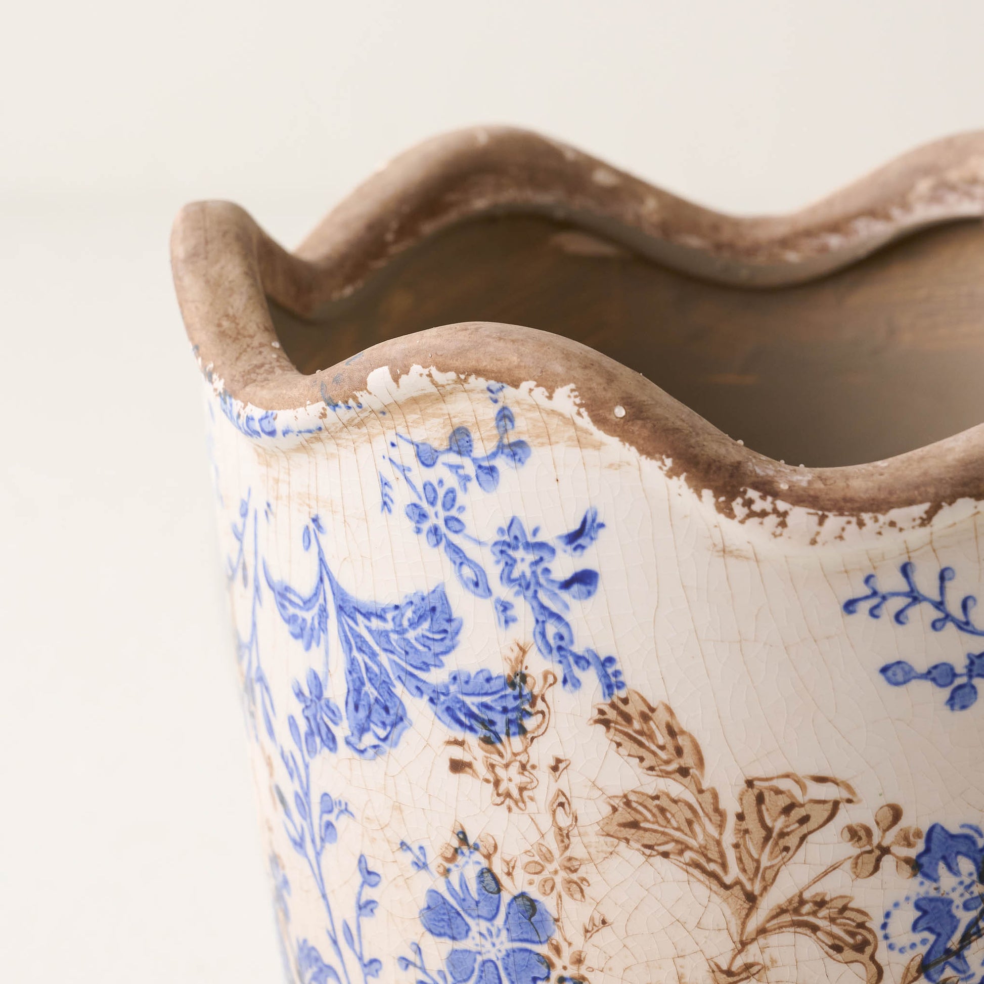 Blue Scalloped Distressed Planter close up