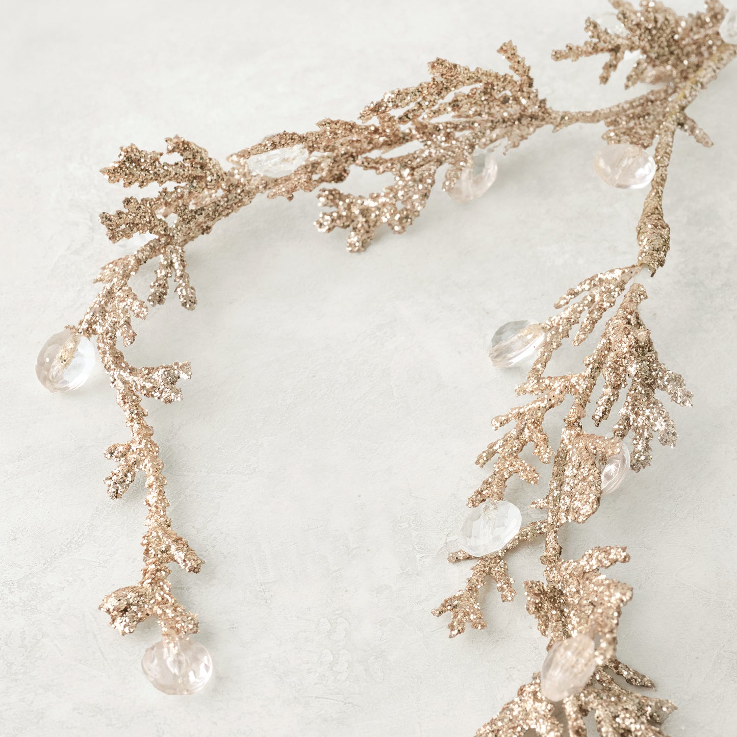 Winter Splendor Garland up lose