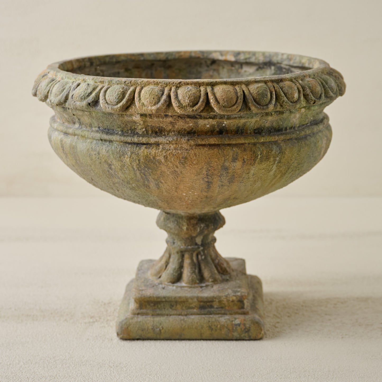 Oversized James Scalloped Pedestal Planter