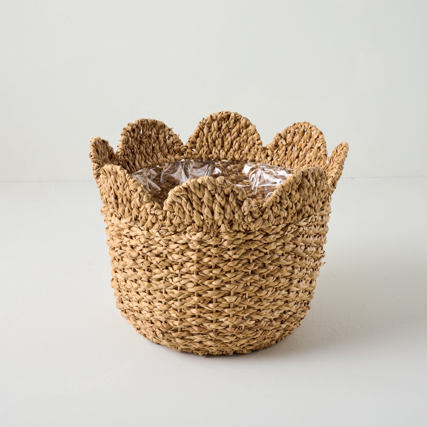 Small Solene Woven Scalloped Planter