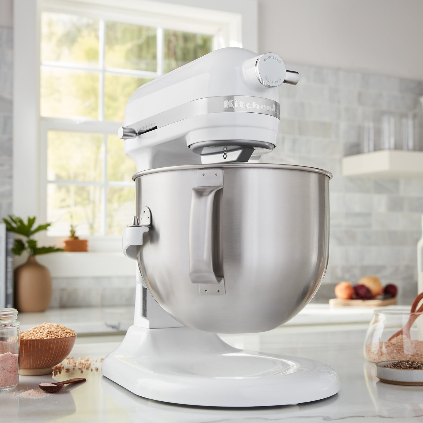 KitchenAid 7 Quart Bowl-Lift Stand Mixer in white