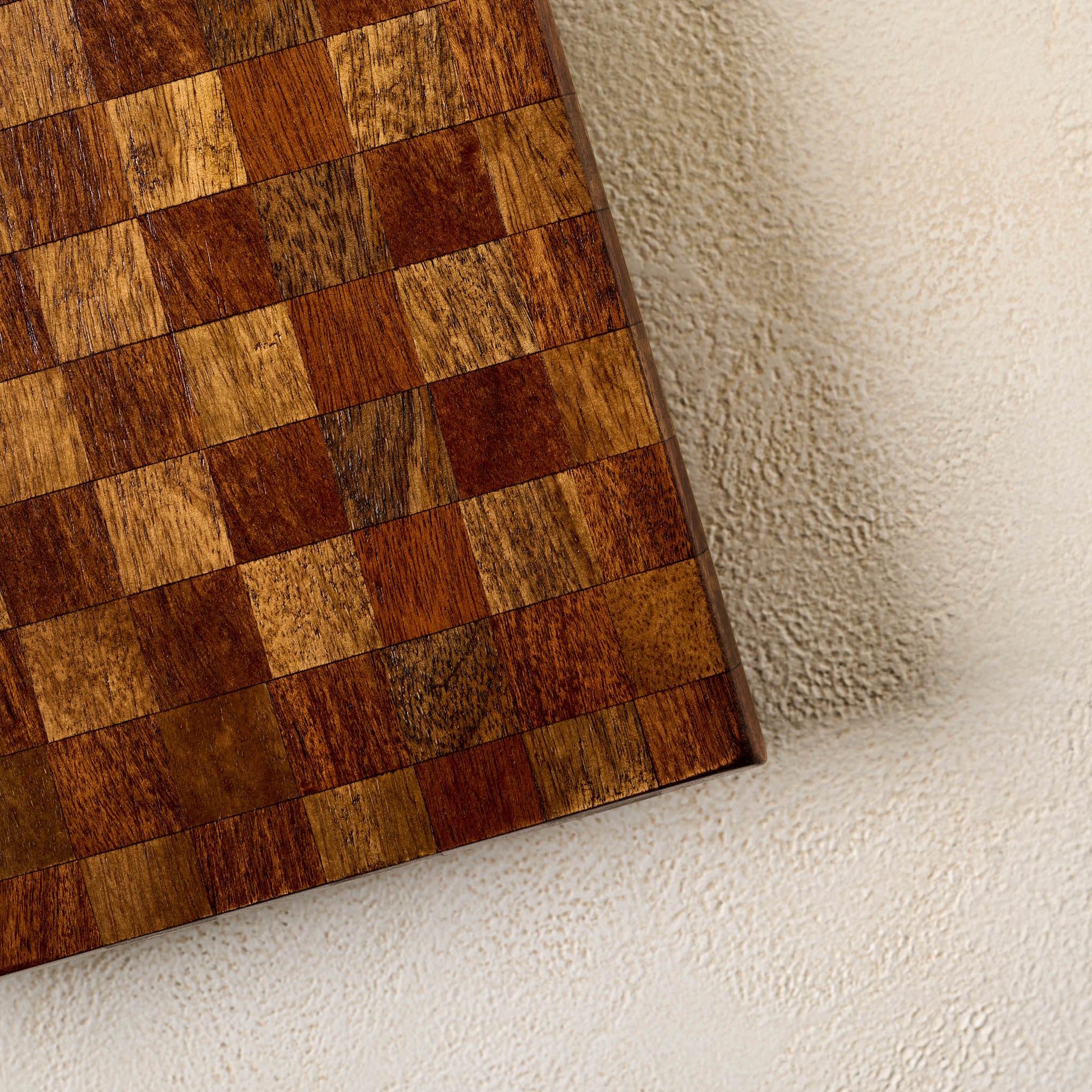 Checkered Wood Riser close up of corner