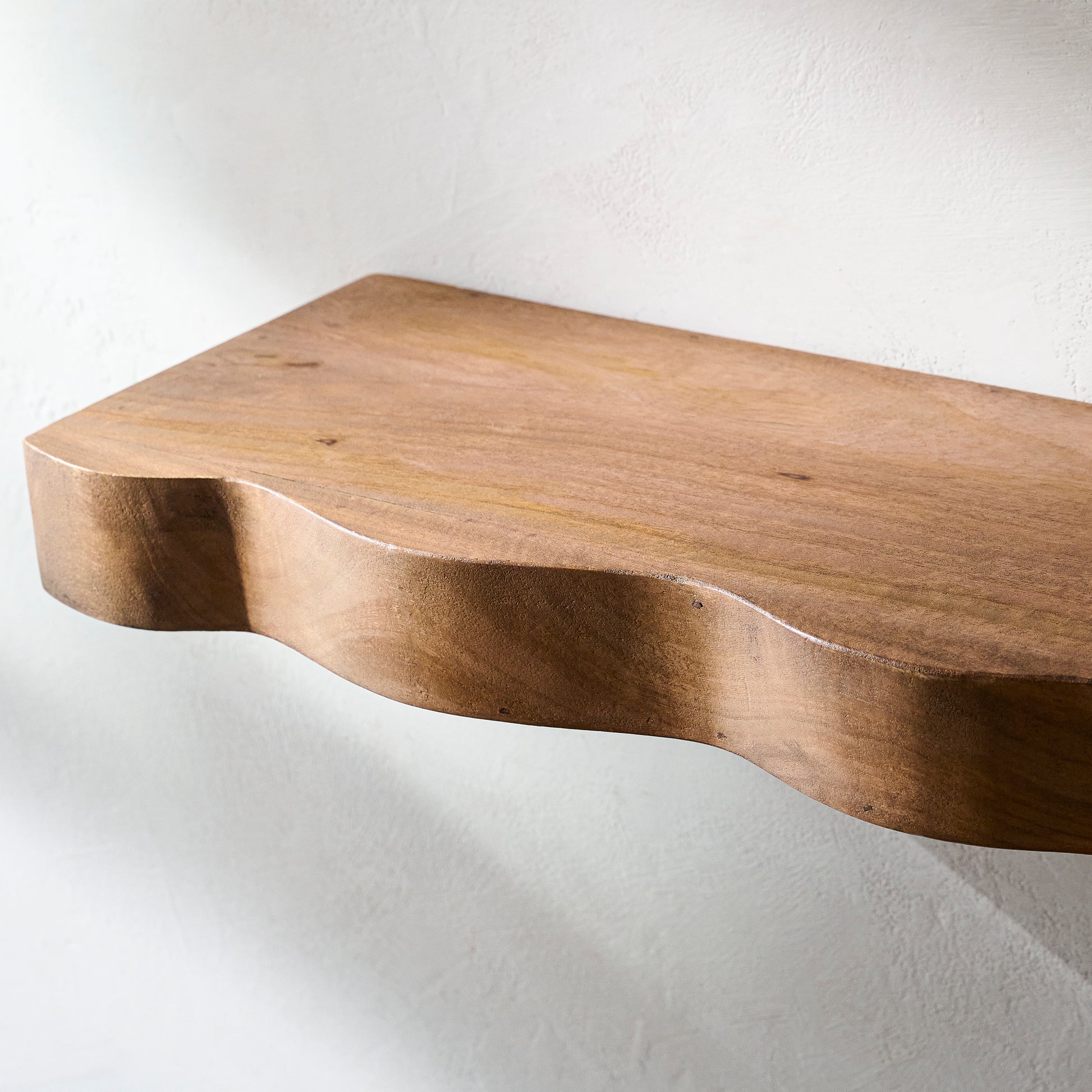 Elise Curved Shelf close up