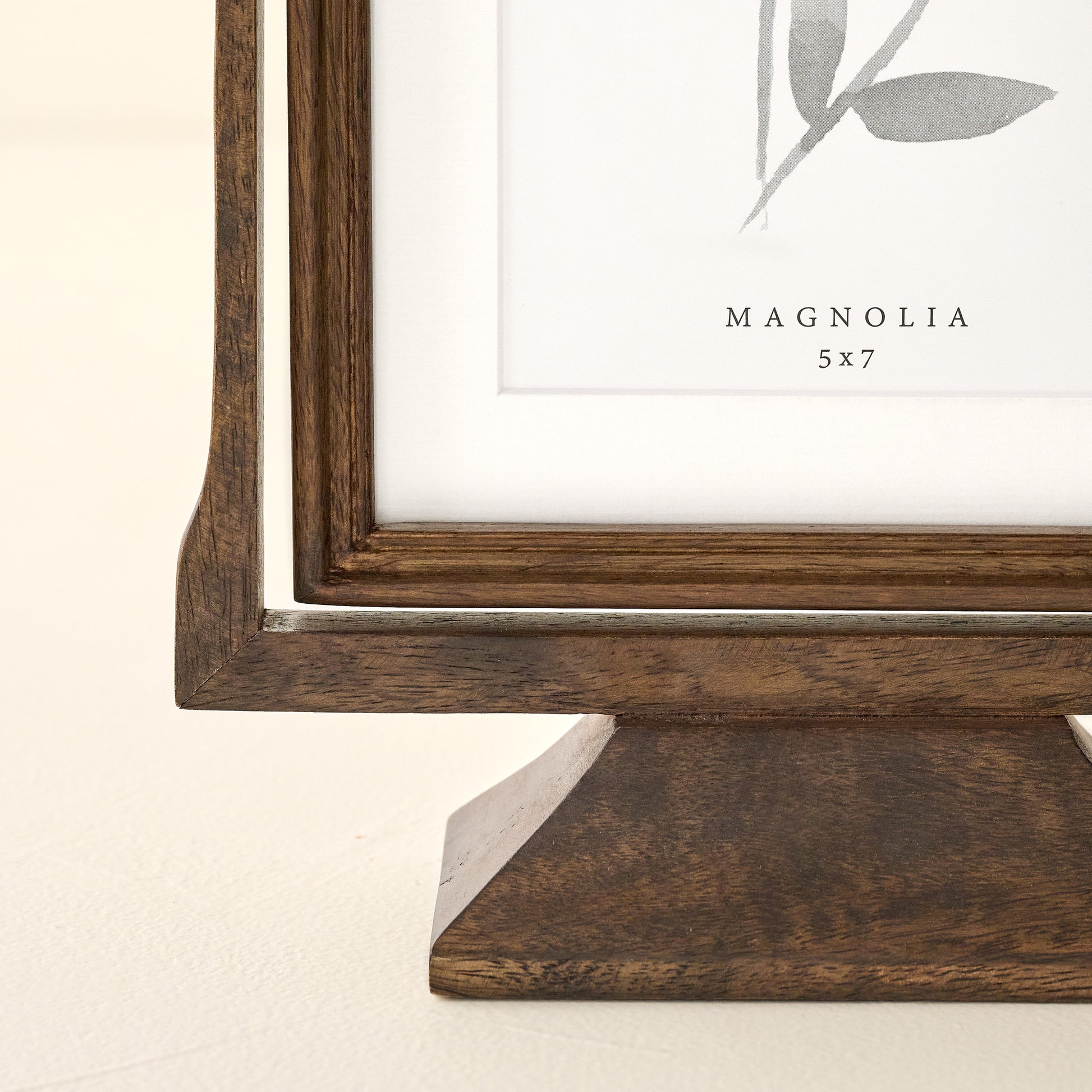 5x7 Antique Inspired Swivel Photo Frames up close