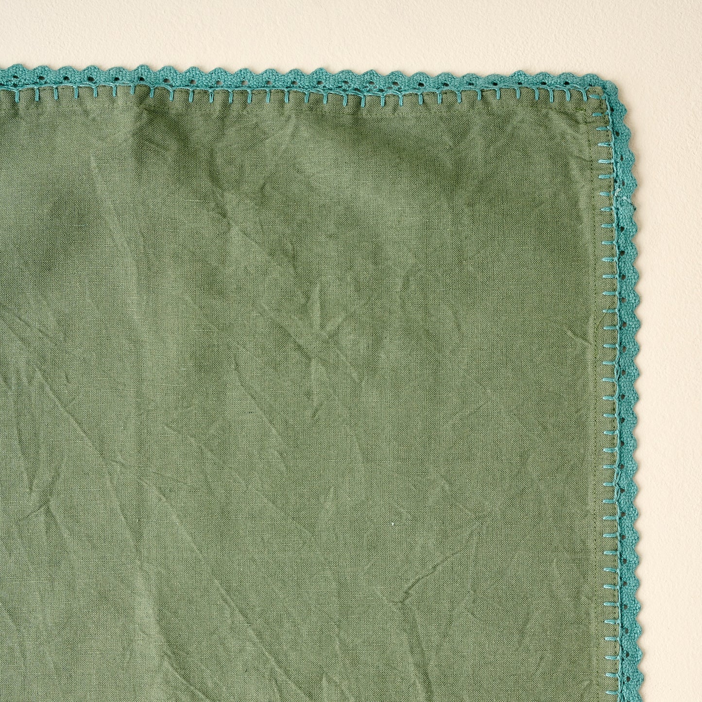 Green Crochet Edge Napkin Set of Four up close