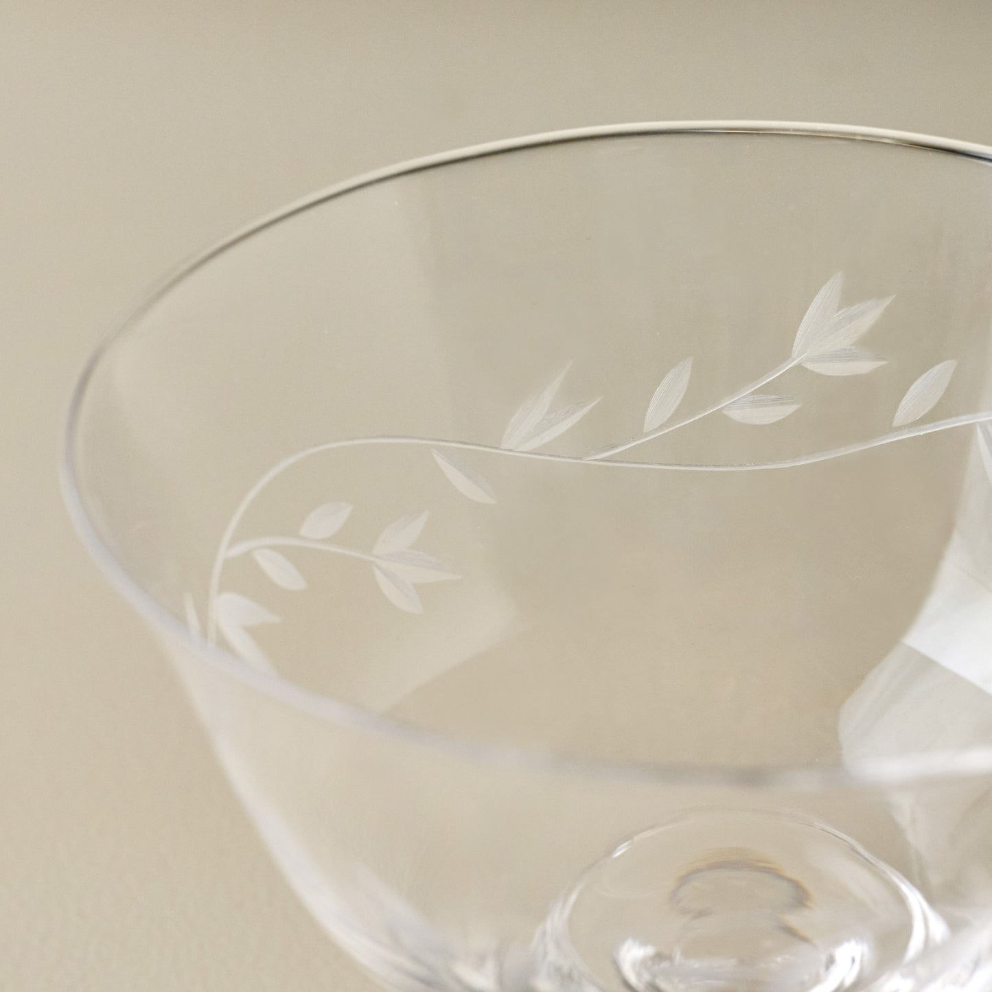 Vintage-Inspired Etched Glass Coupe rim up close