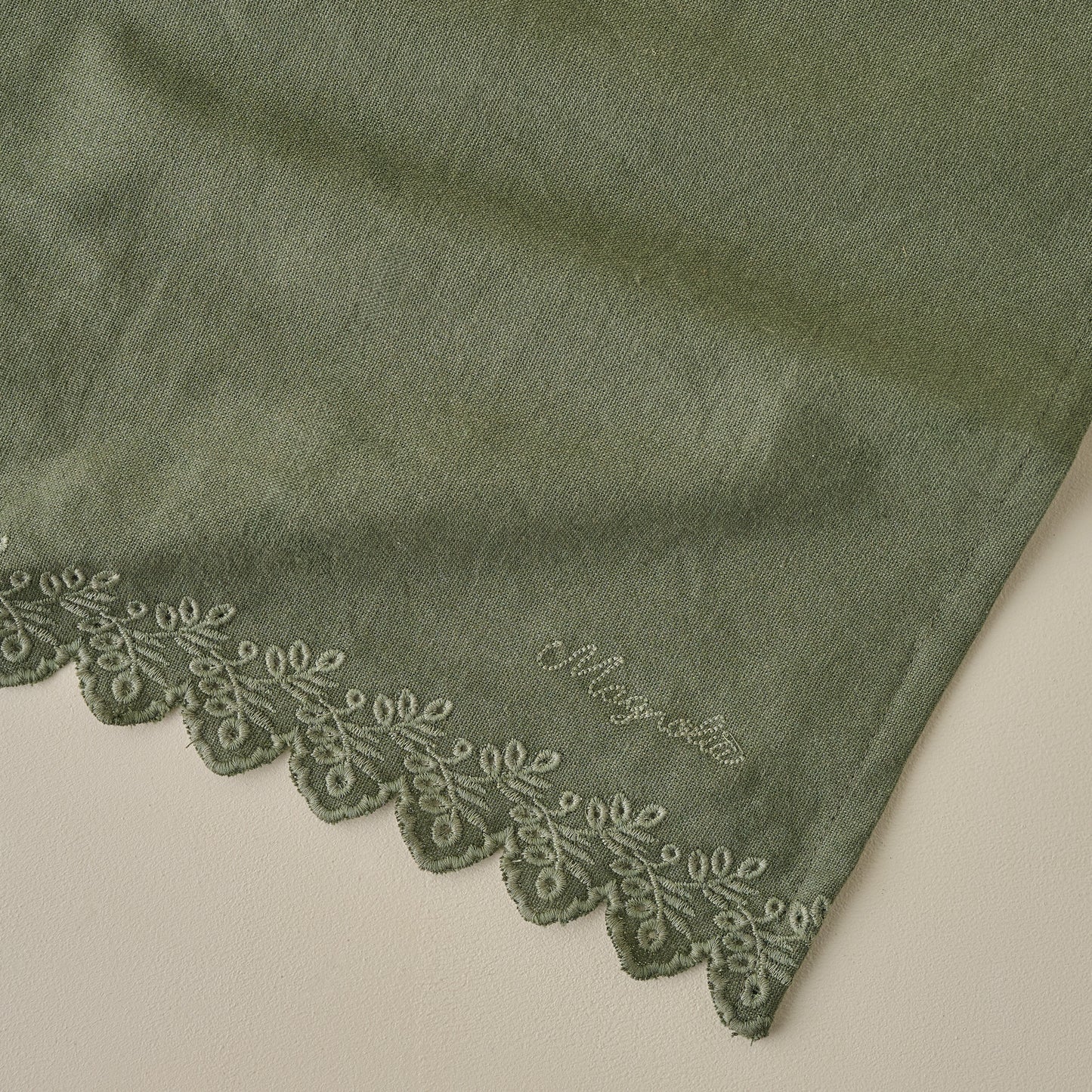 Magnolia Embroidered Scalloped Edge Tea Towel corner up close