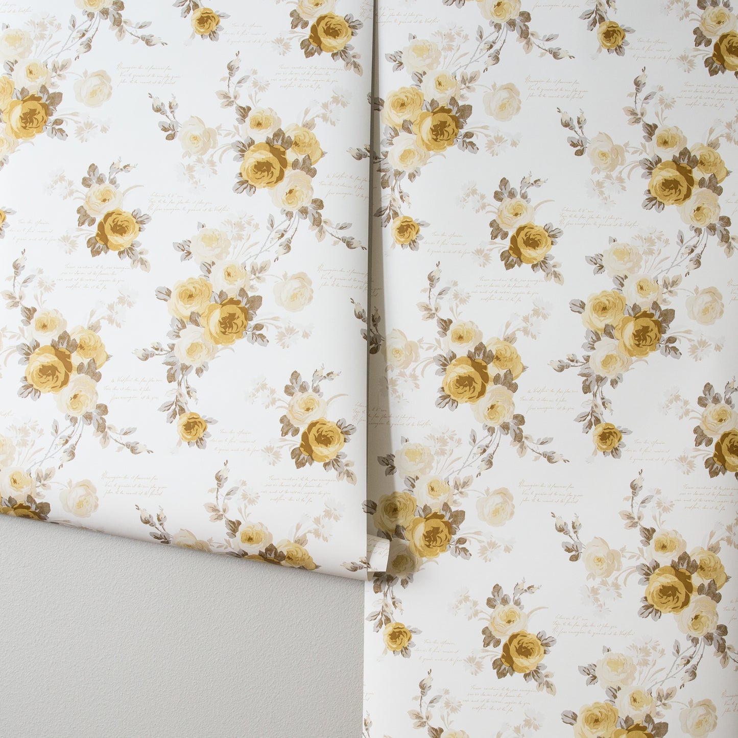 Heirloom Rose Wallpaper