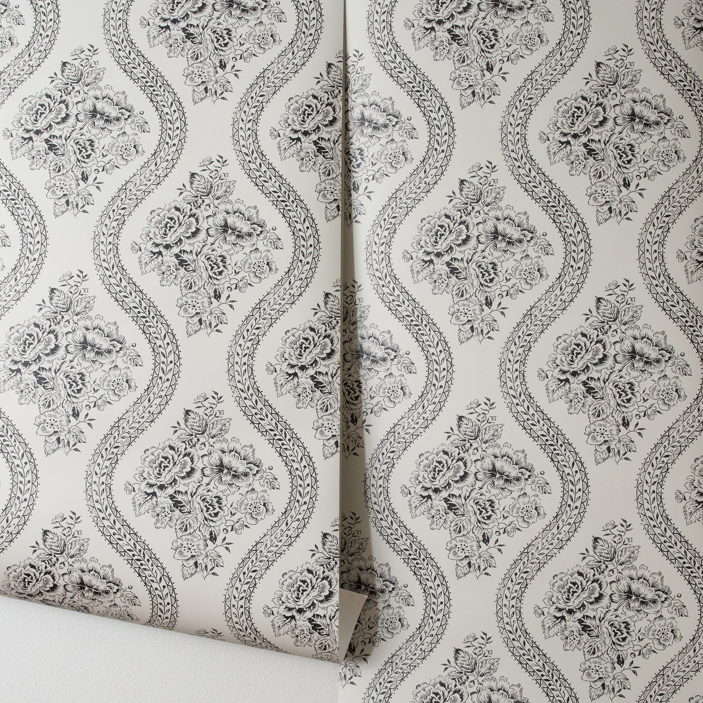 Coverlet Floral Wallpaper