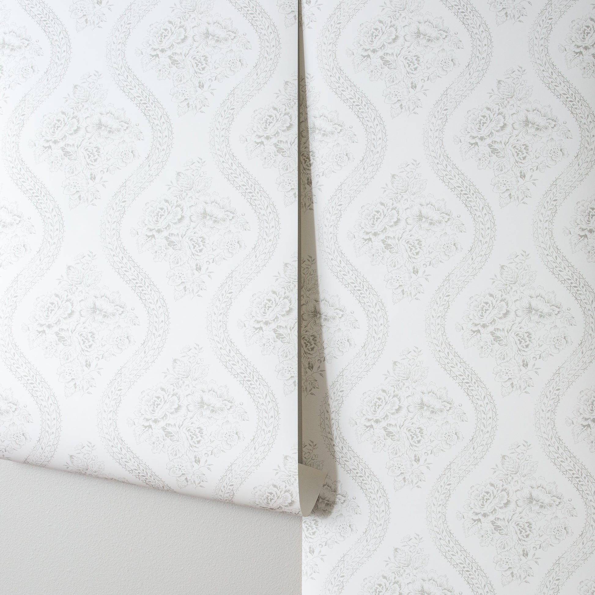 Coverlet Floral Wallpaper