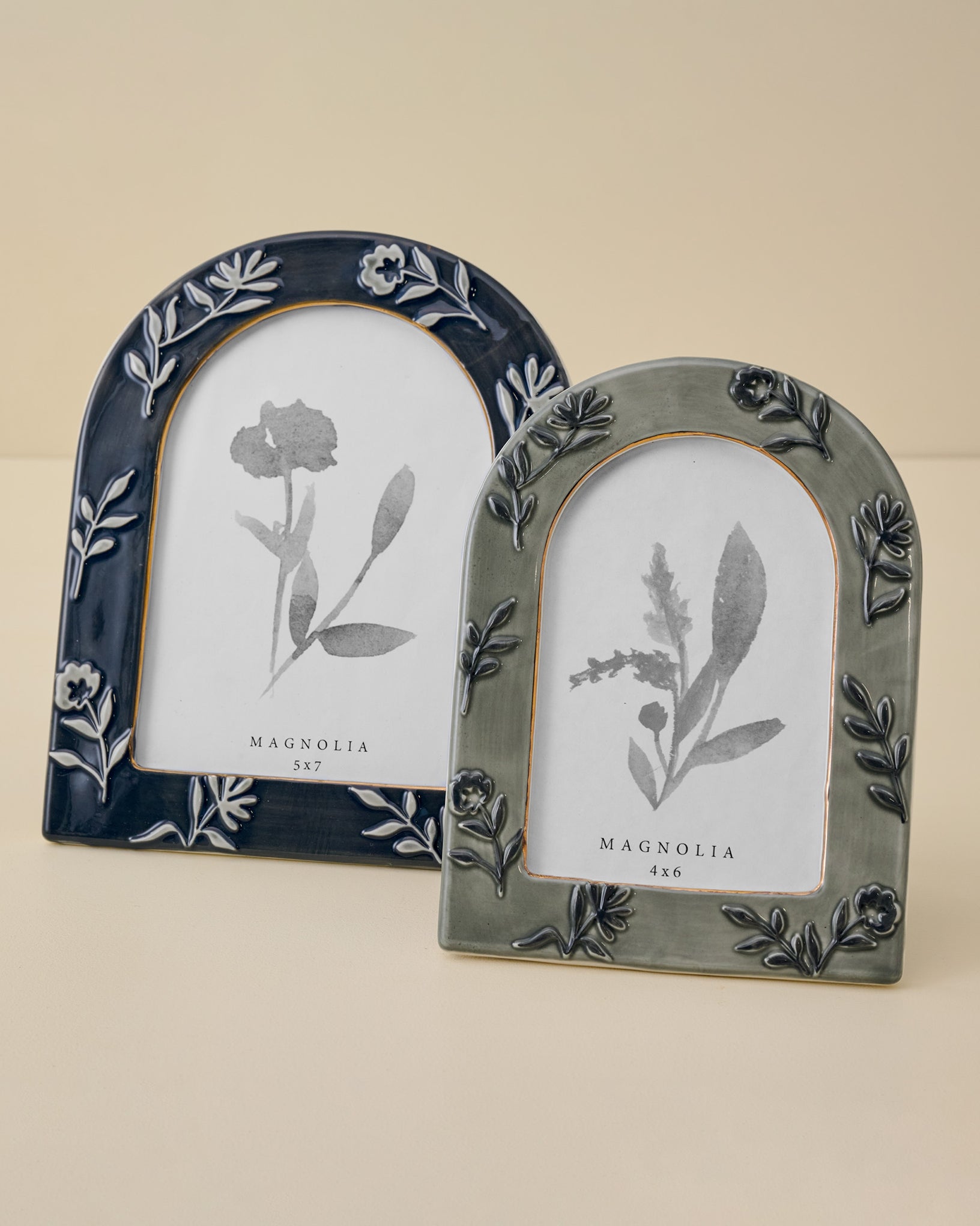 Ceramic Arched Floral Photo Frame – Magnolia