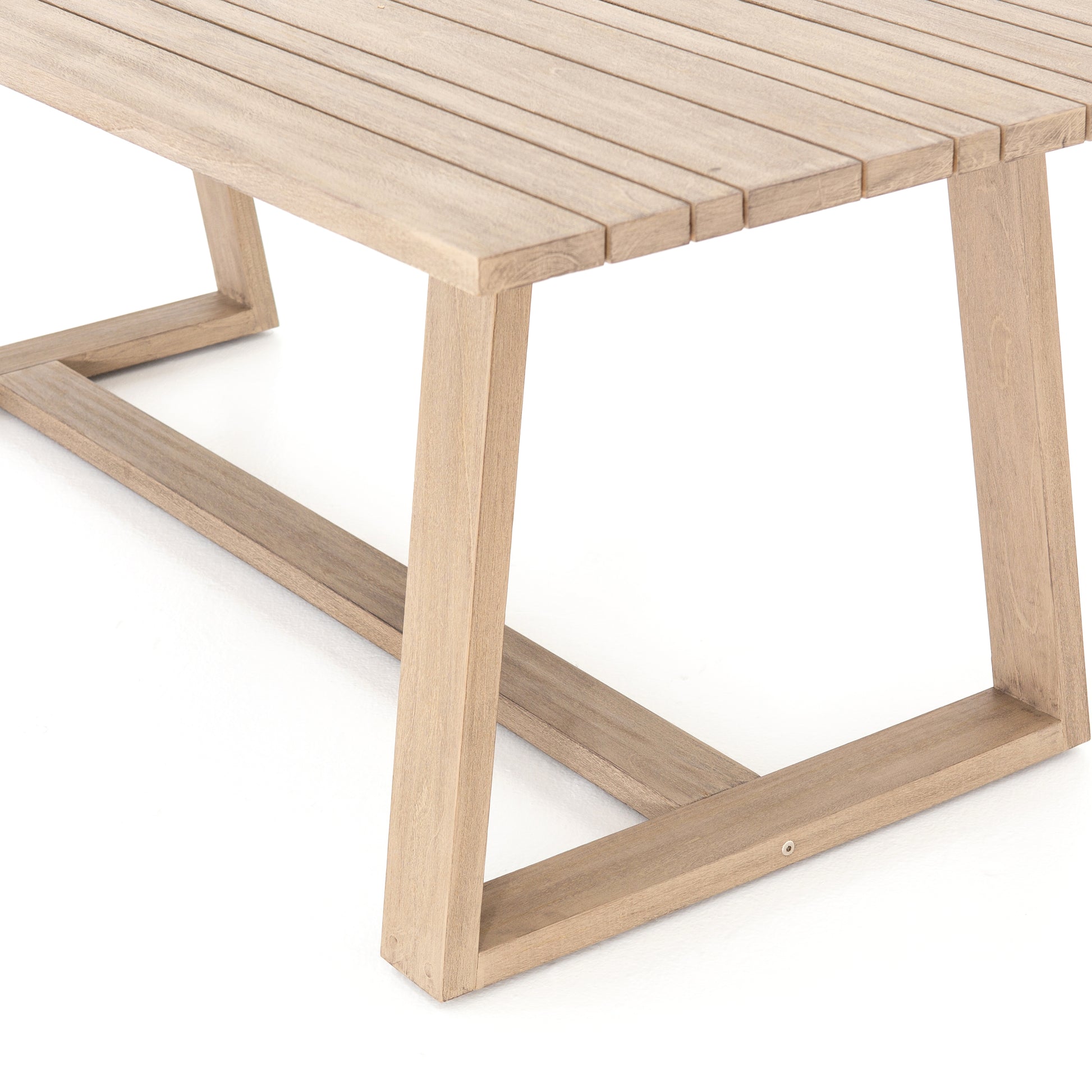 fletcher outdoor dining table for magnolia