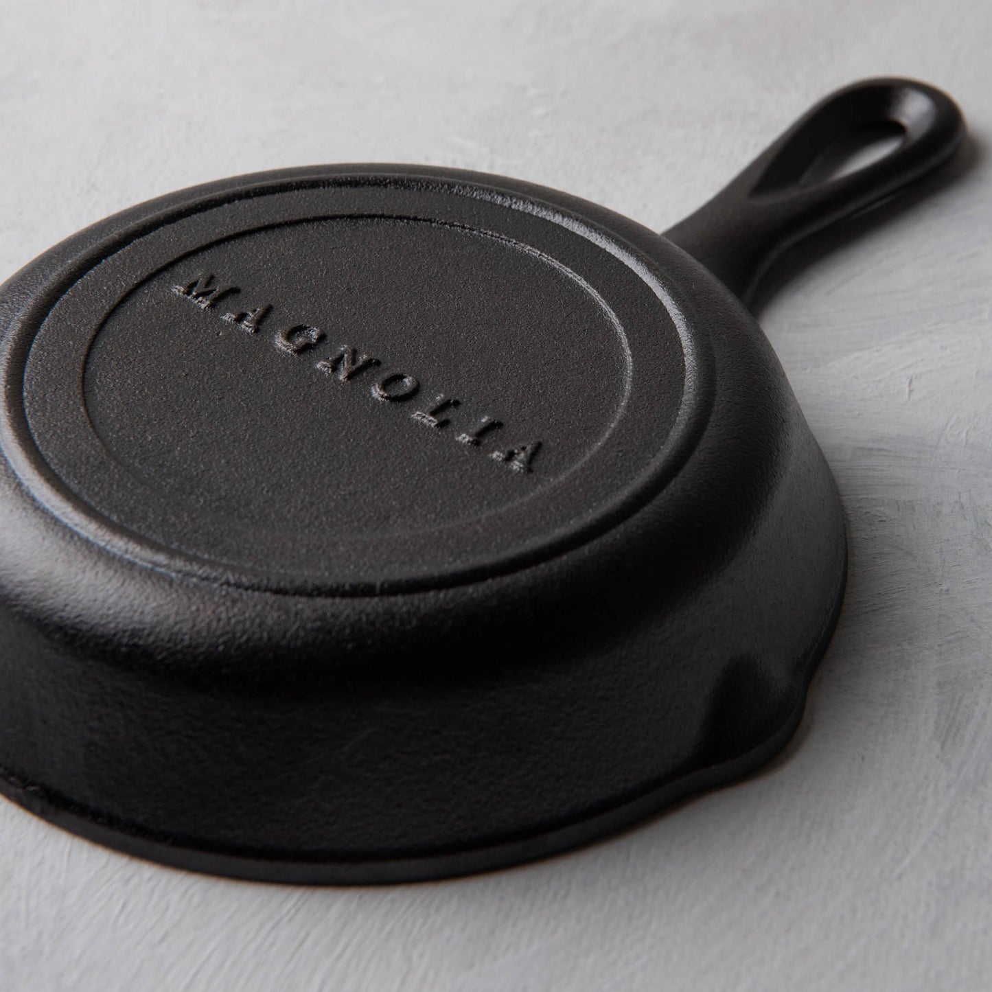 lodge magnolia branded 6.5 inch cast iron skillet