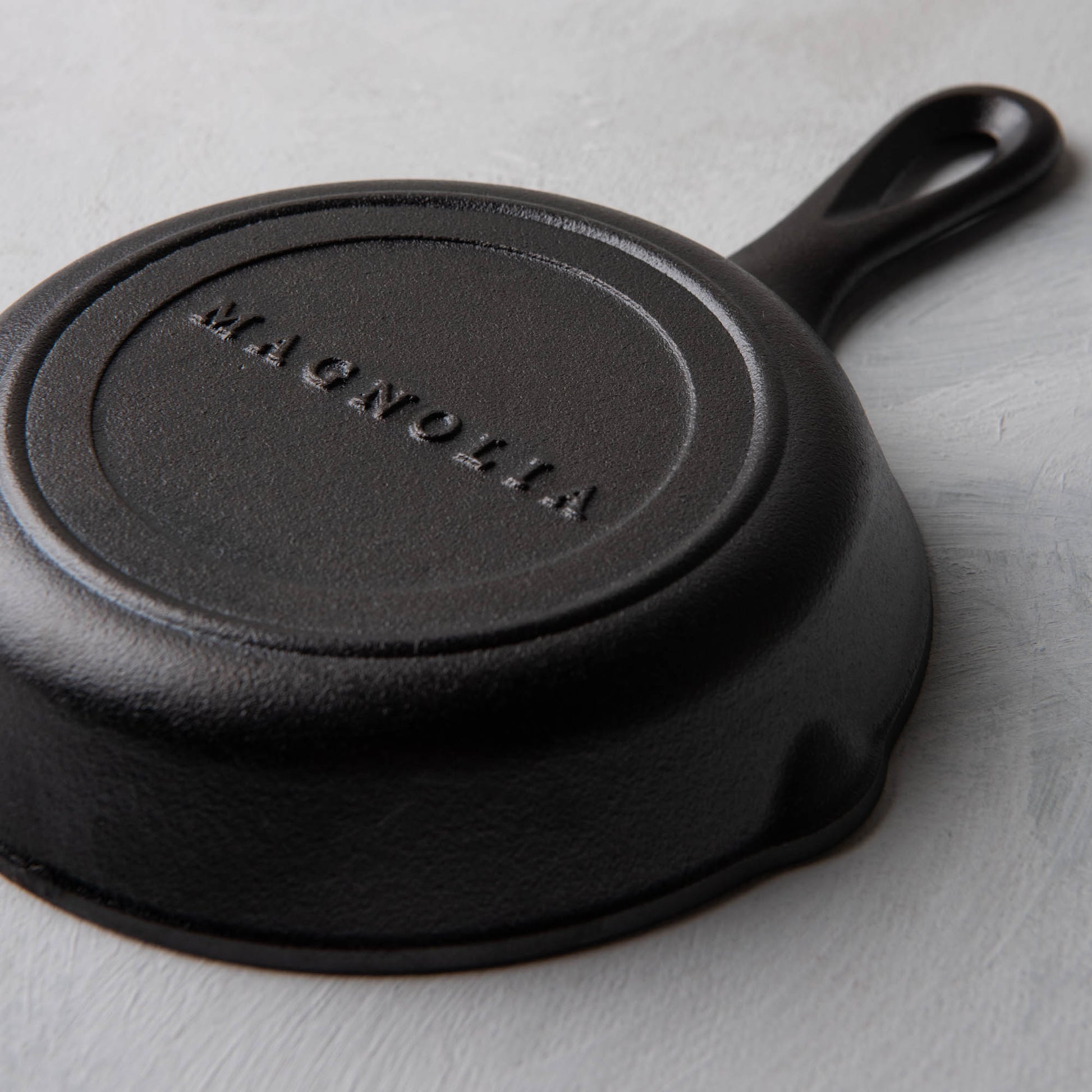lodge magnolia branded 6.5 inch cast iron skillet