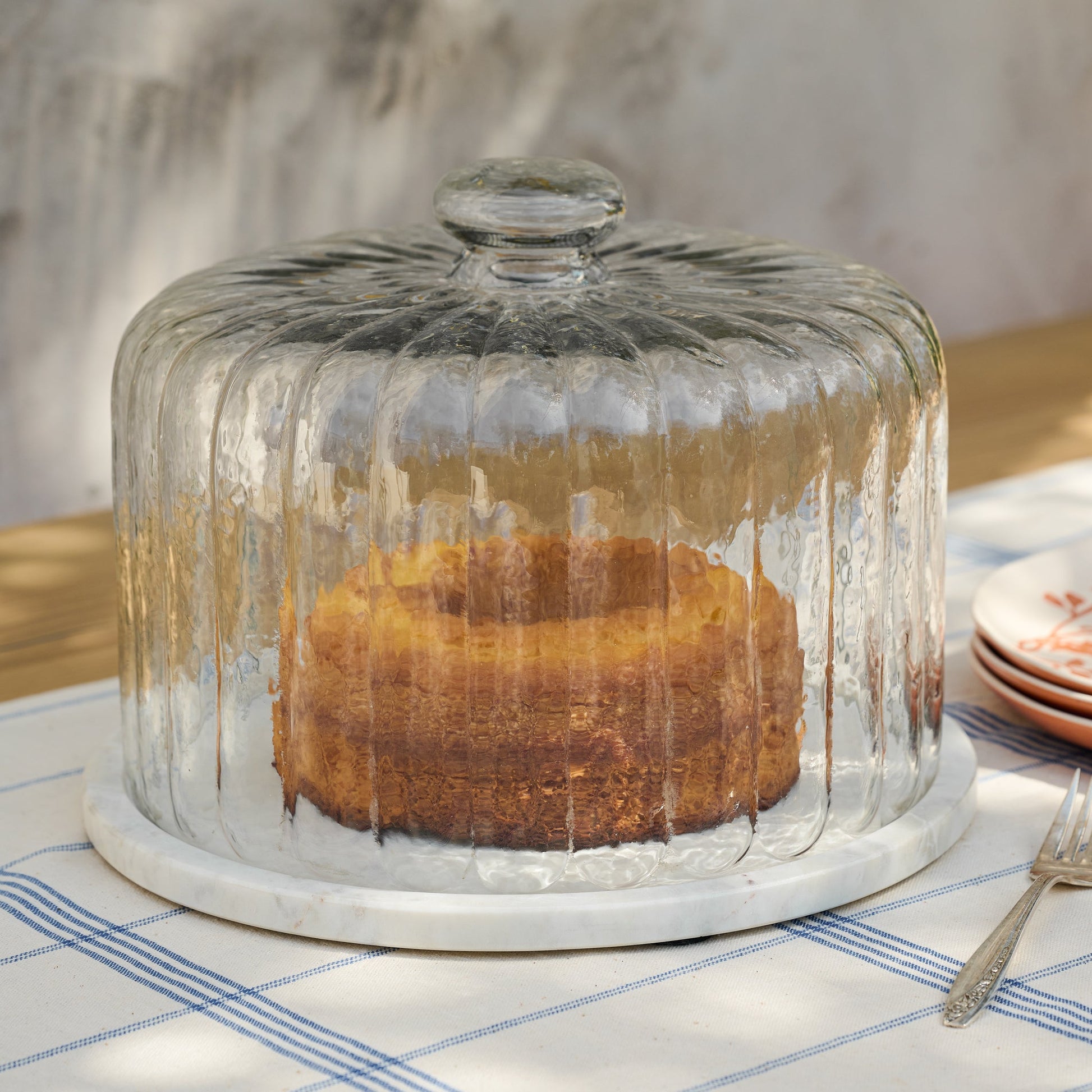 magnolia white marble fluted cake dome