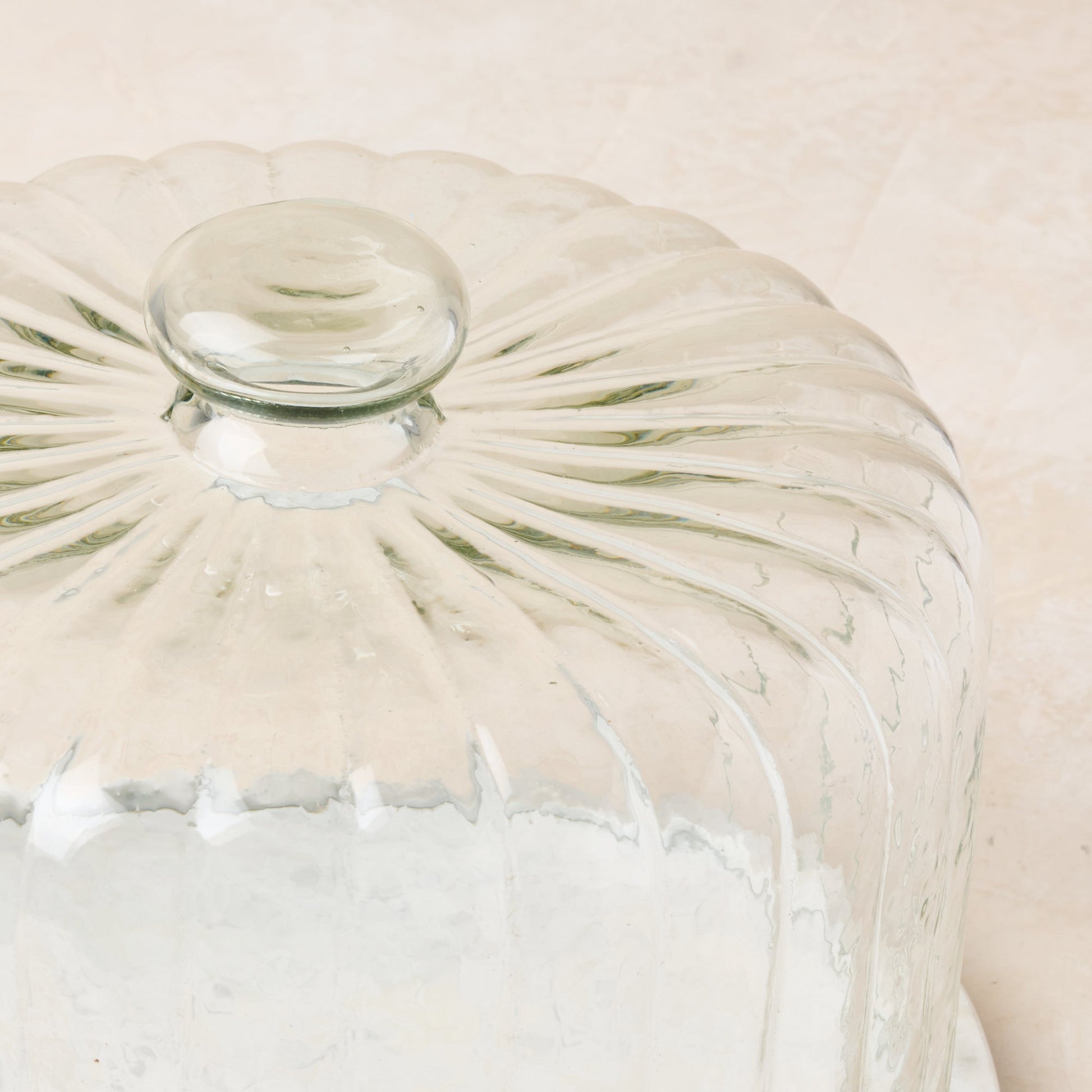 magnolia white marble fluted cake dome