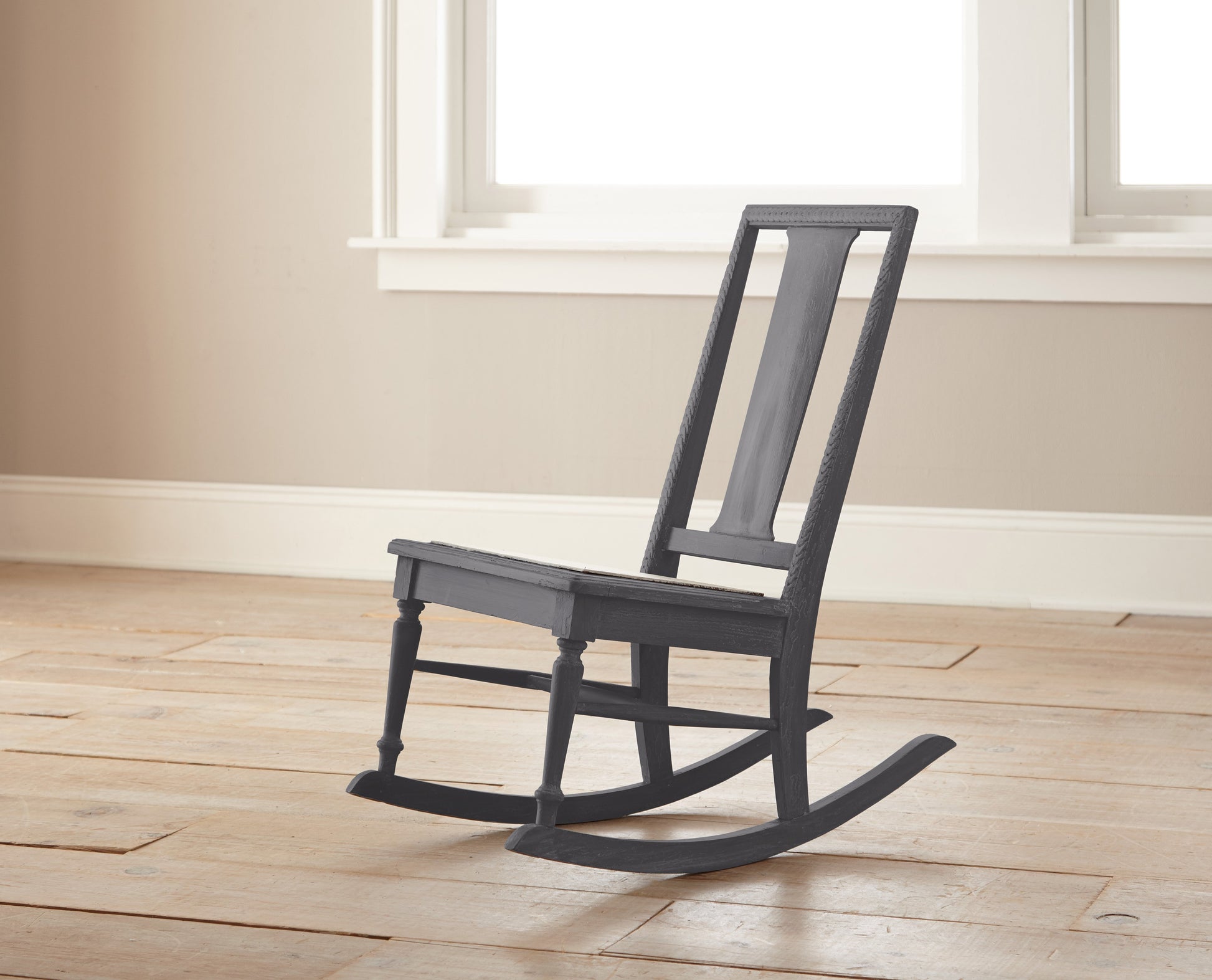cool charcoal grey chalk paint