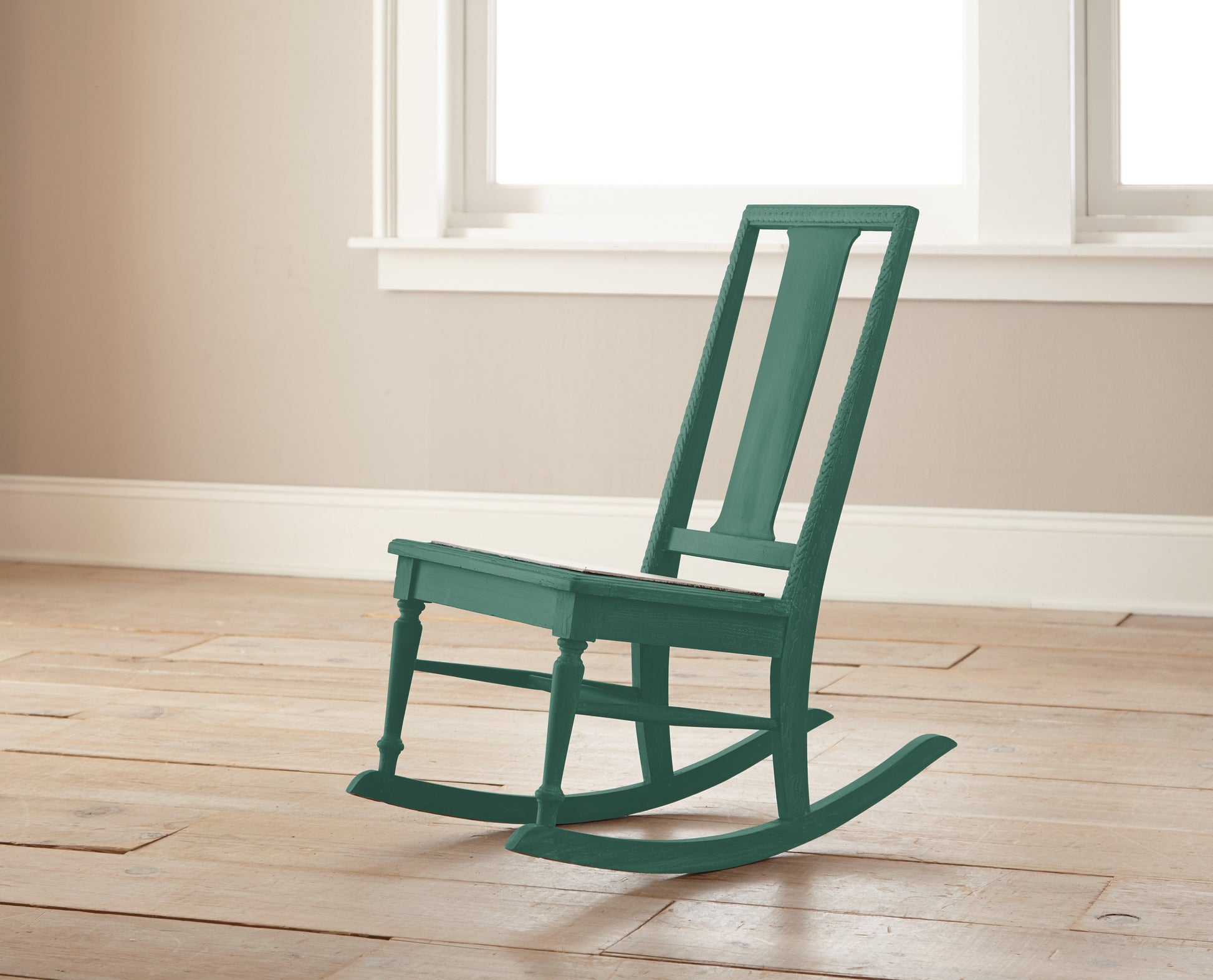 crisp hunter green chalk paint