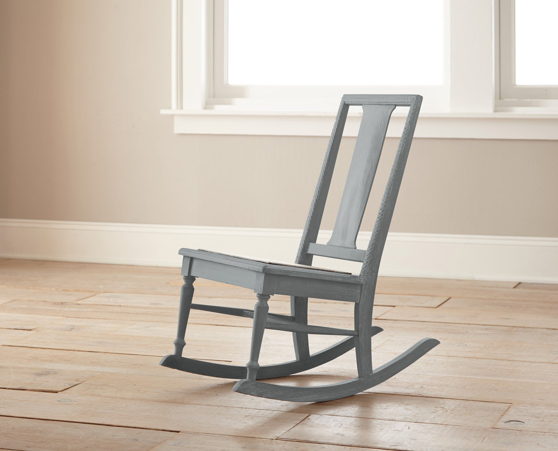 dark cool grey chalk paint