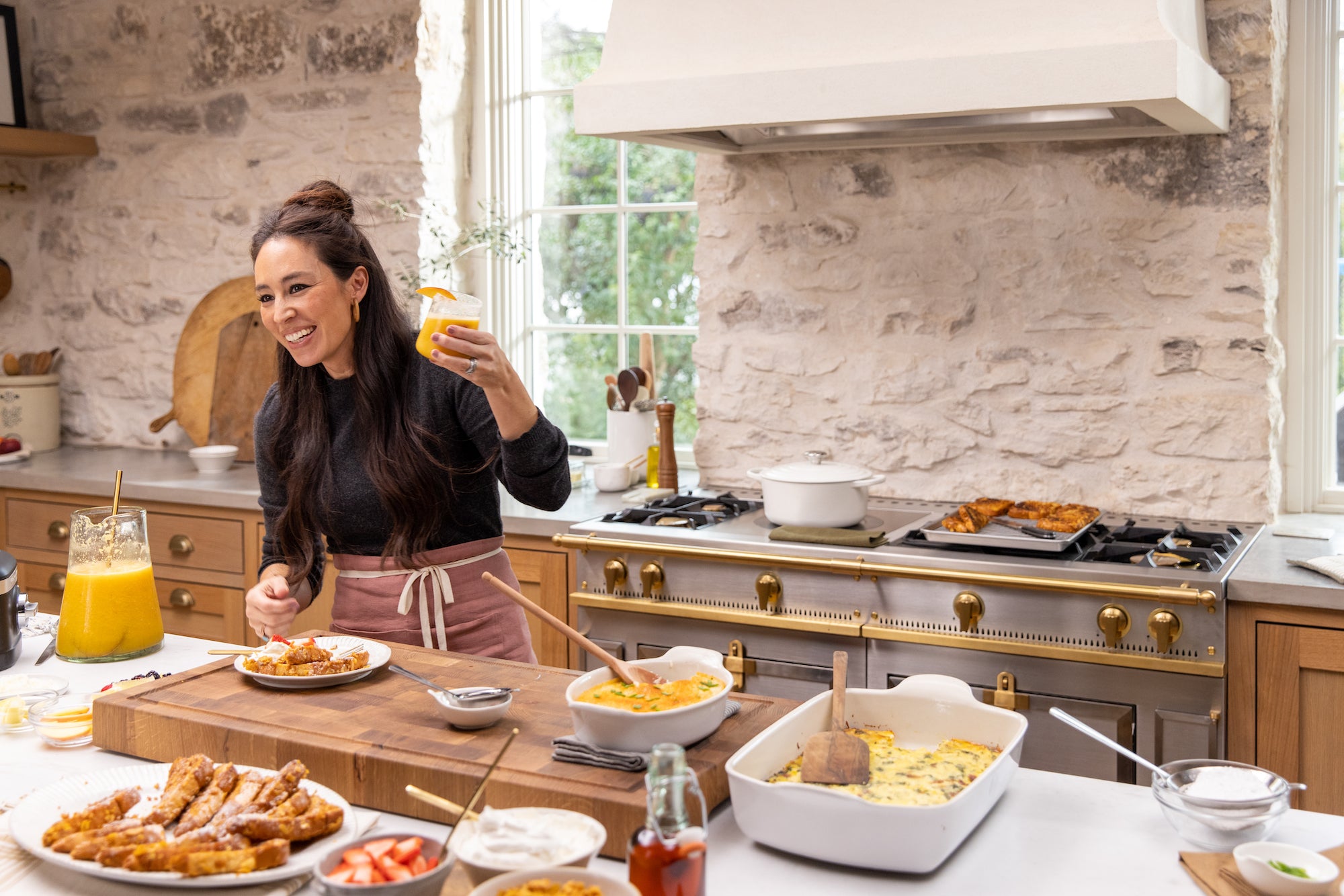 Magnolia Table with Joanna Gaines: Season 2, Episode 1