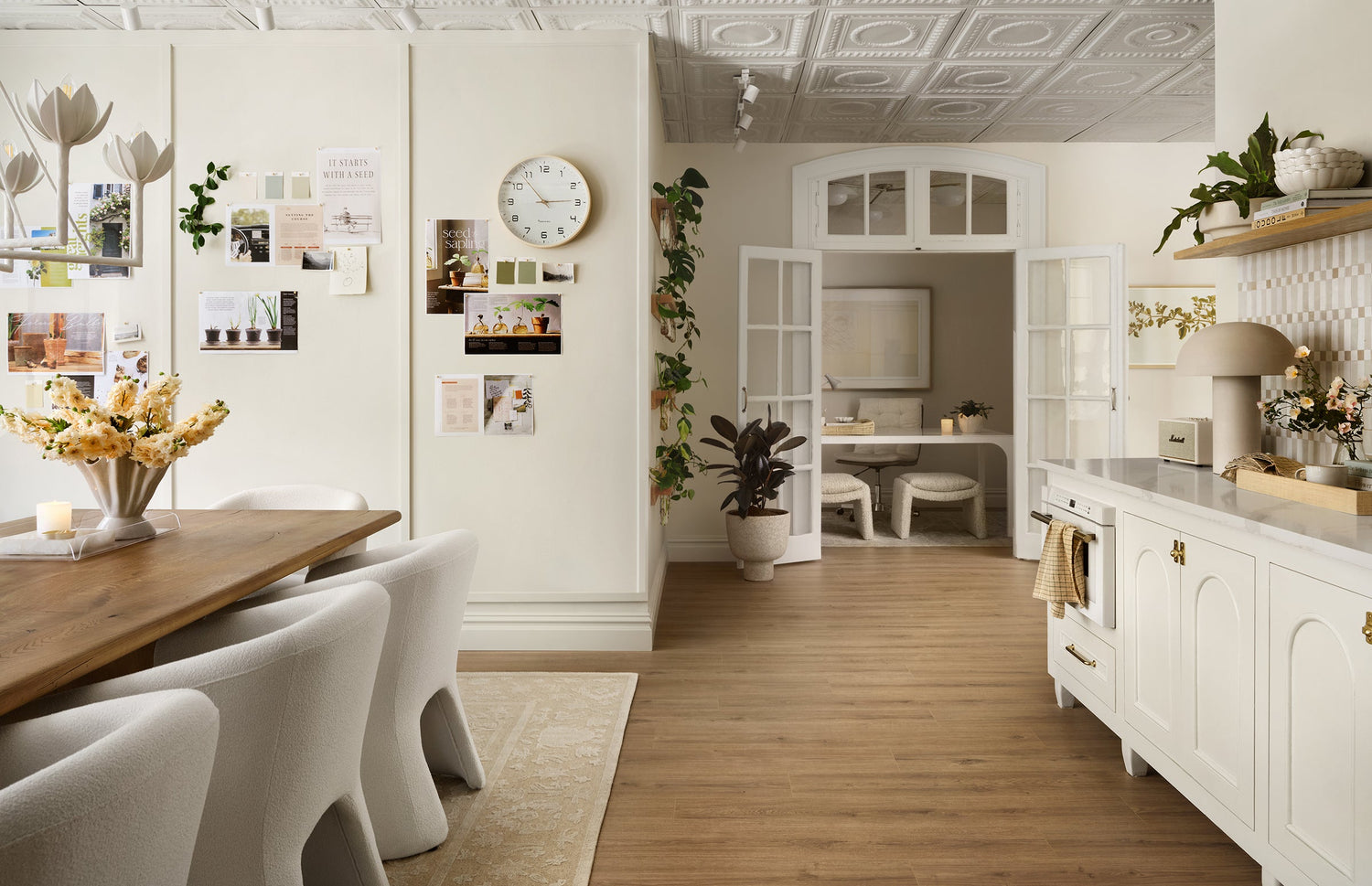 Mini Reni: Hoda’s Inspiring New Office