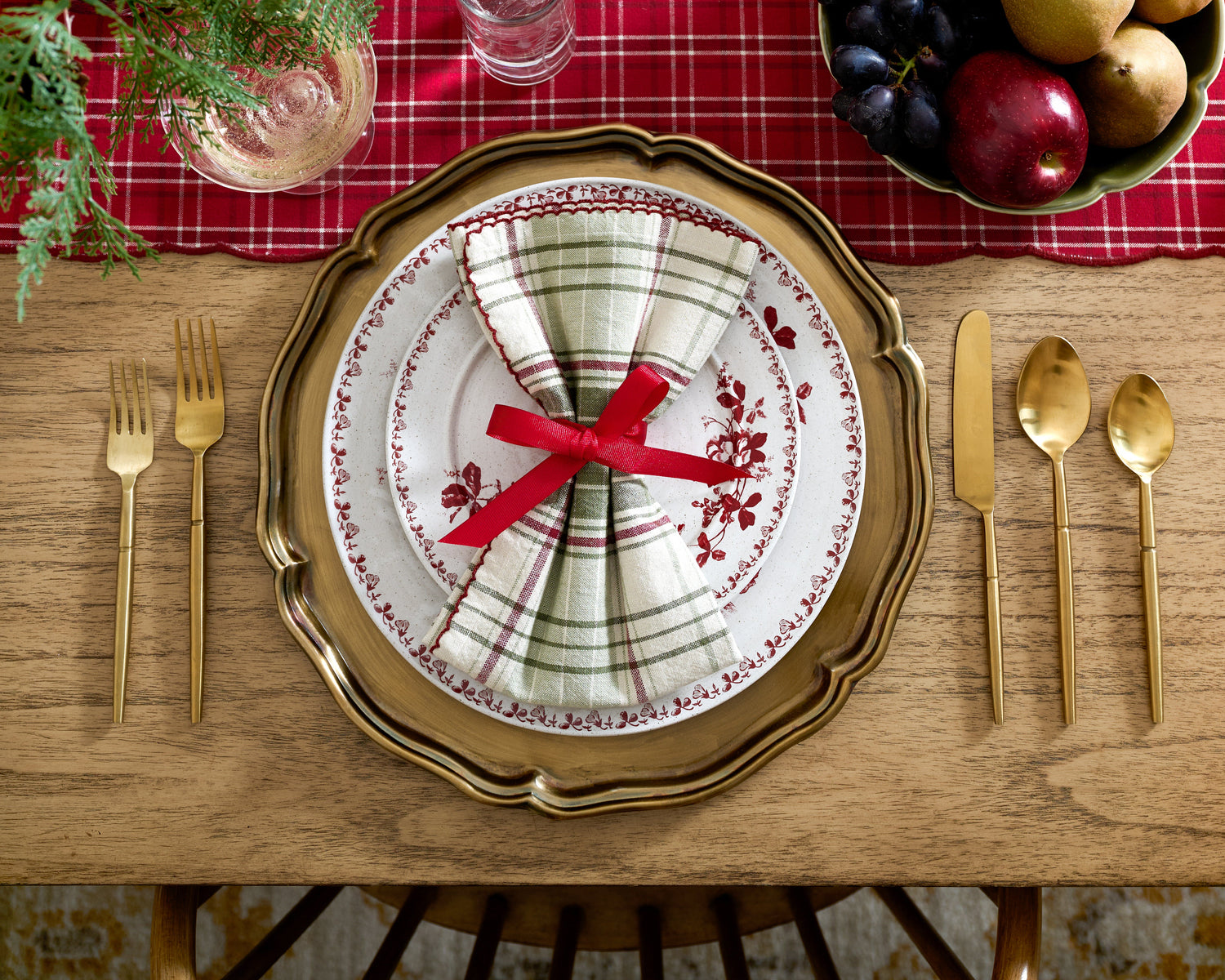 Classic Christmas Tabletop