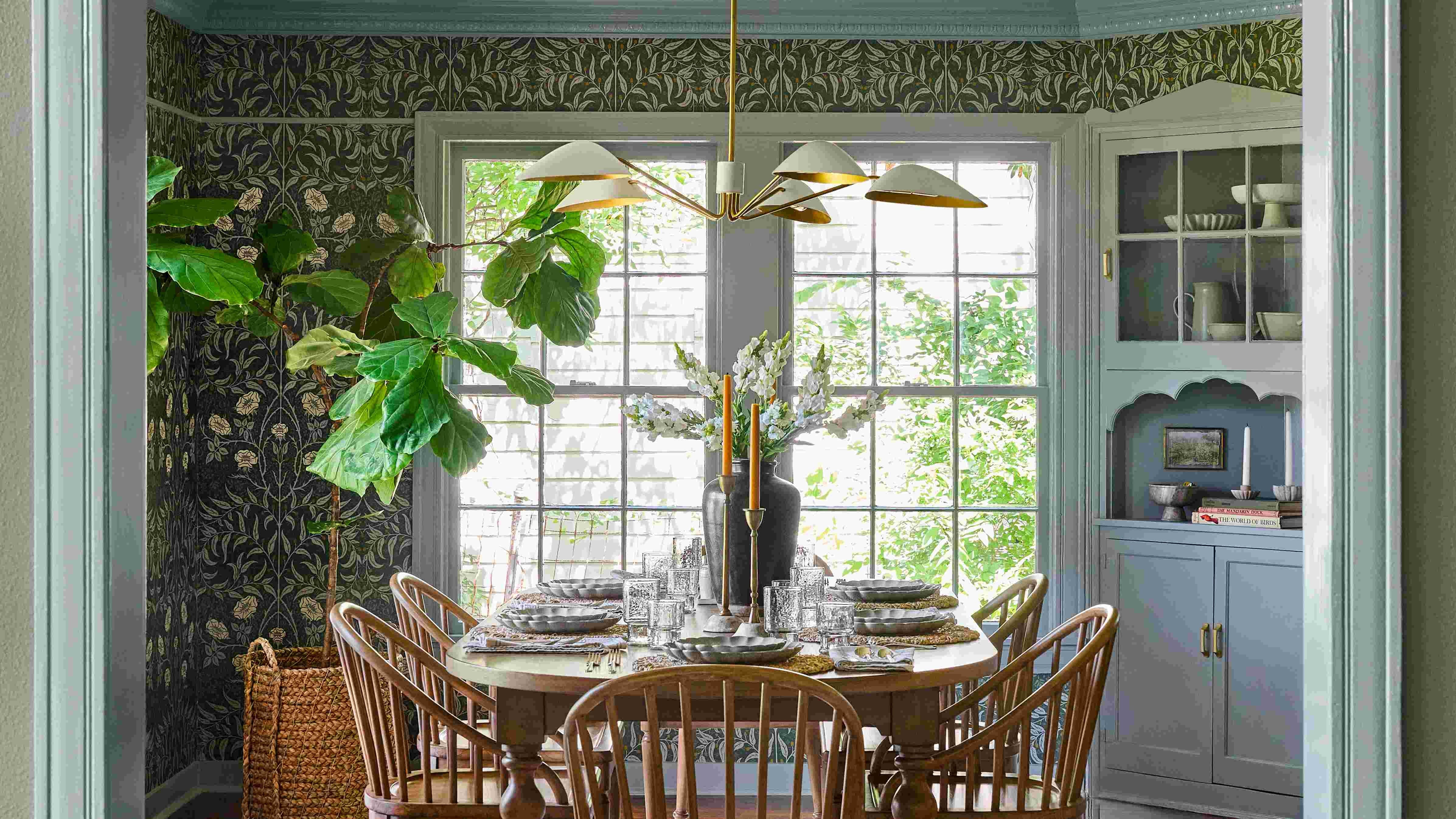Mini Reni: Dining Room – Magnolia