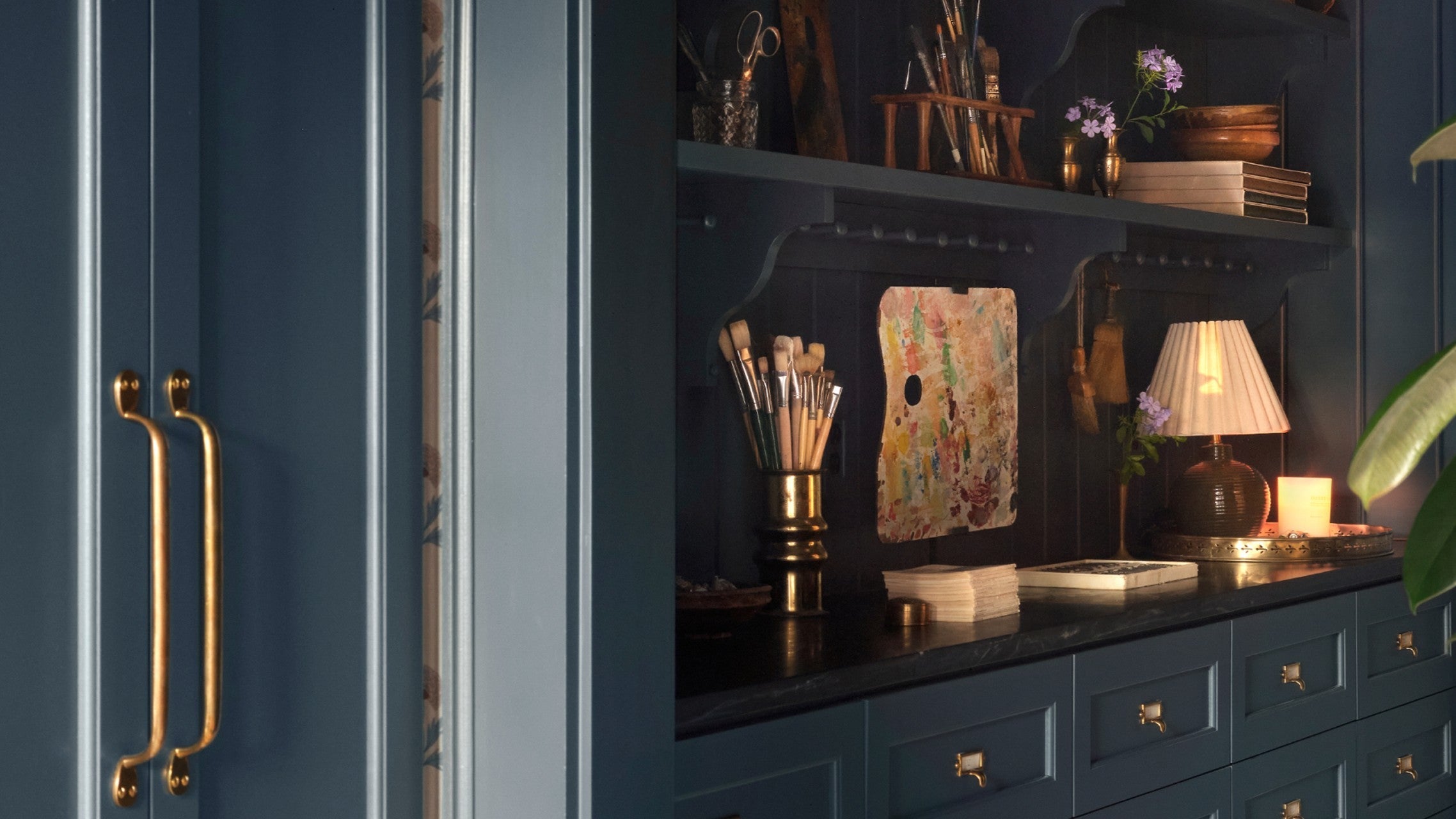 Mini Reni: Moody Small Space Makeover - Magnolia