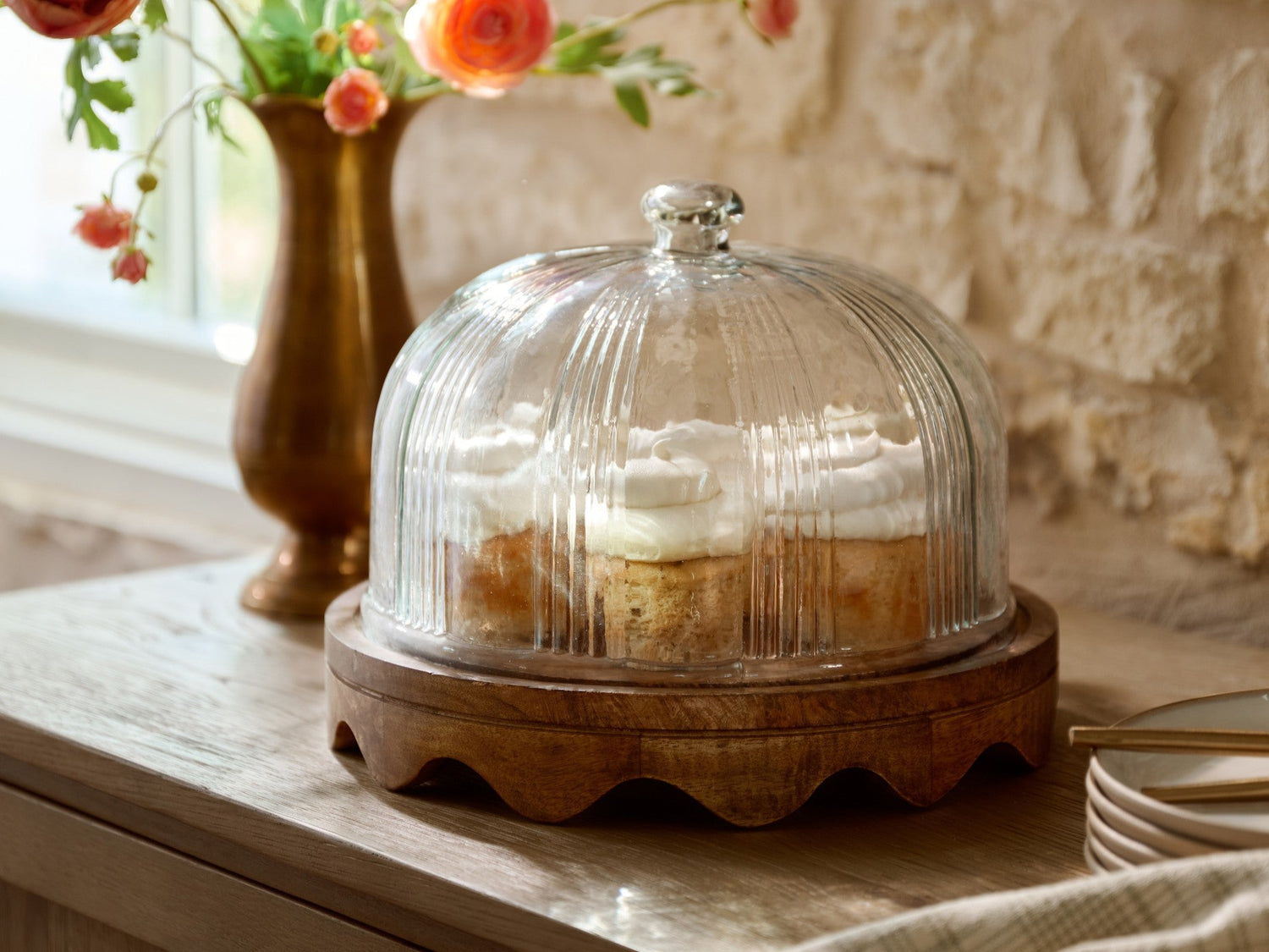 Shop serveware including cake stands