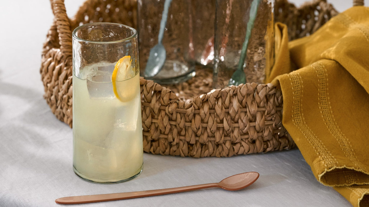 shop drinking glasses, pitchers and coffee mugs