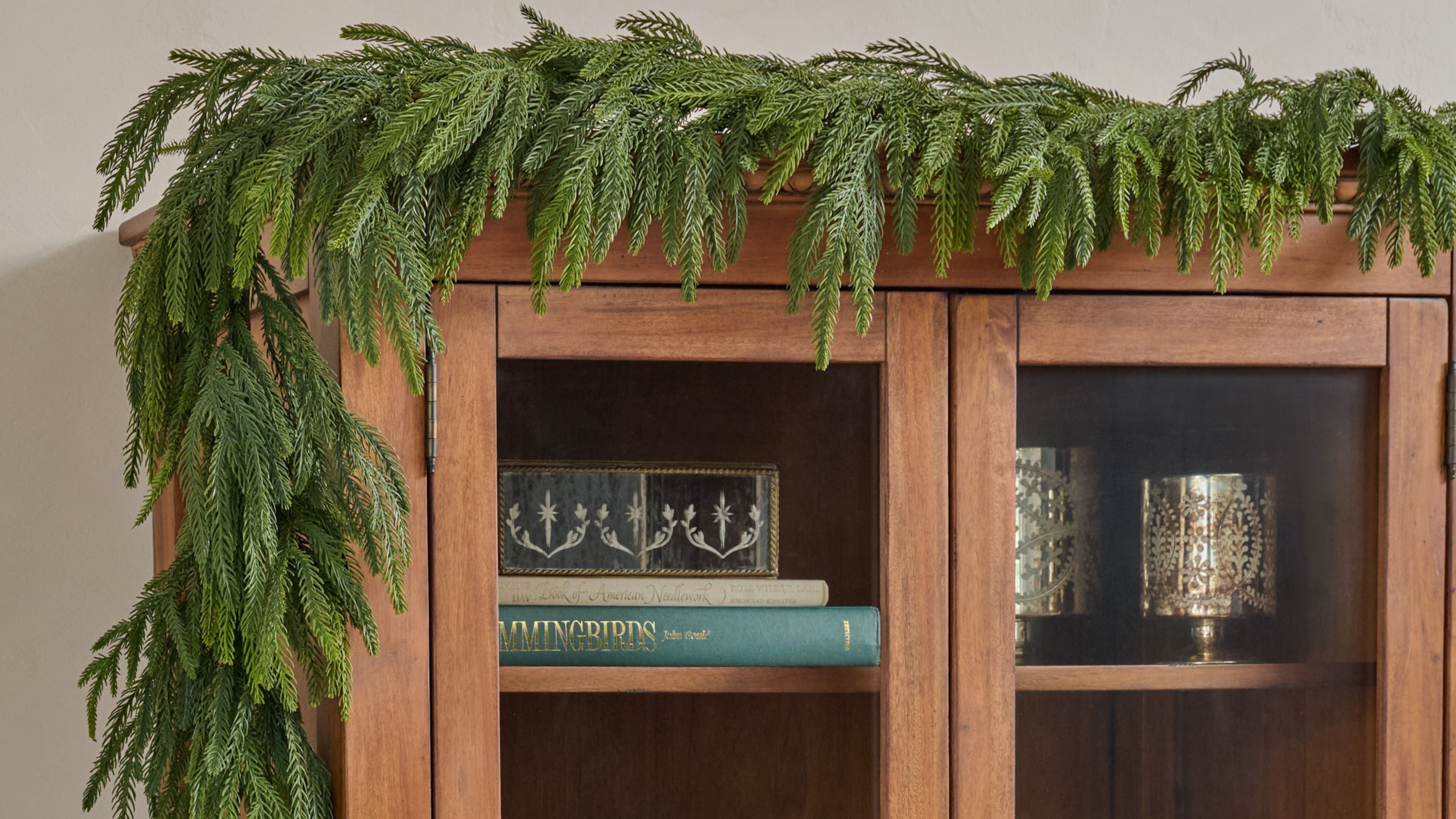 Holiday Greenery + Stems – Magnolia