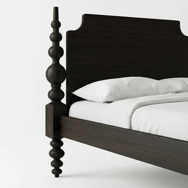 Aspen Four- Poster Bed close up headboard view