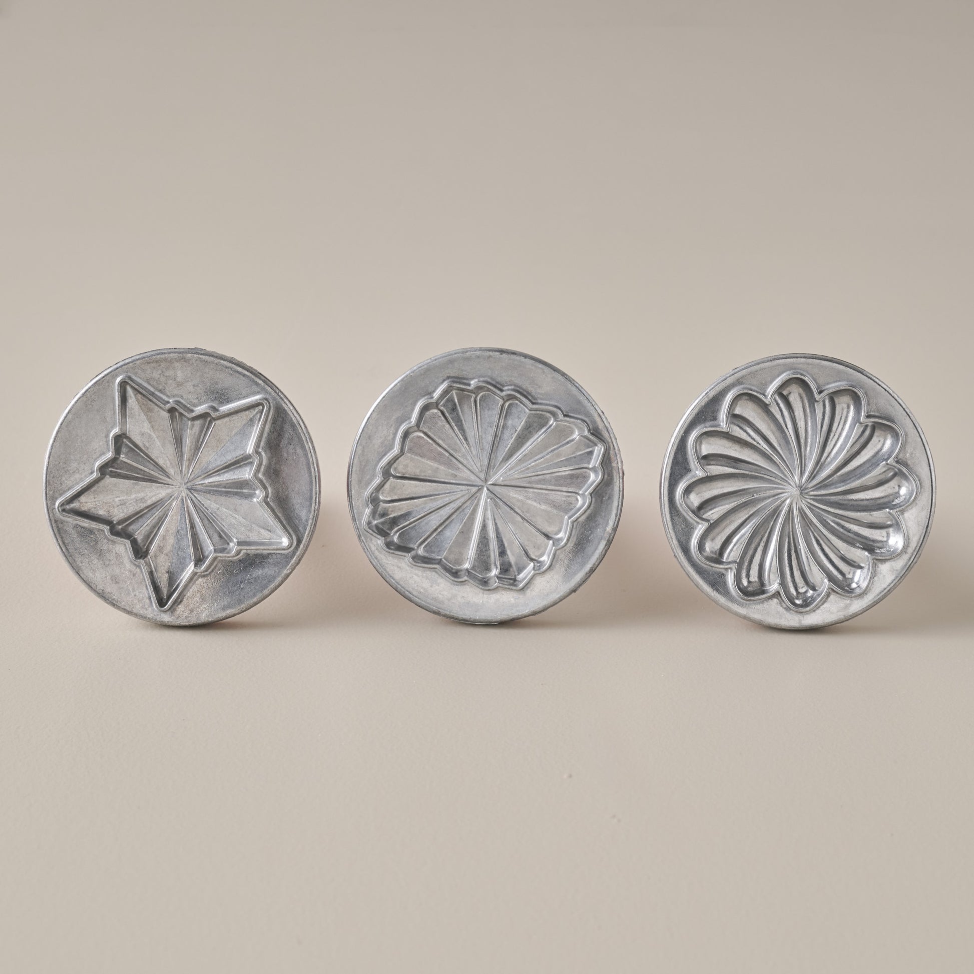Pretty Pleated Cookie Stamp designs shown