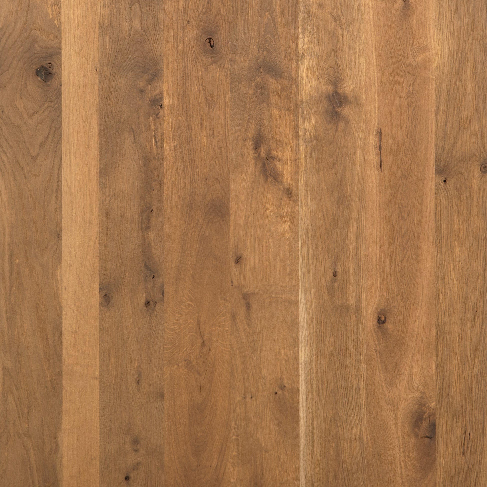 Ollie Dining Table wood grain
