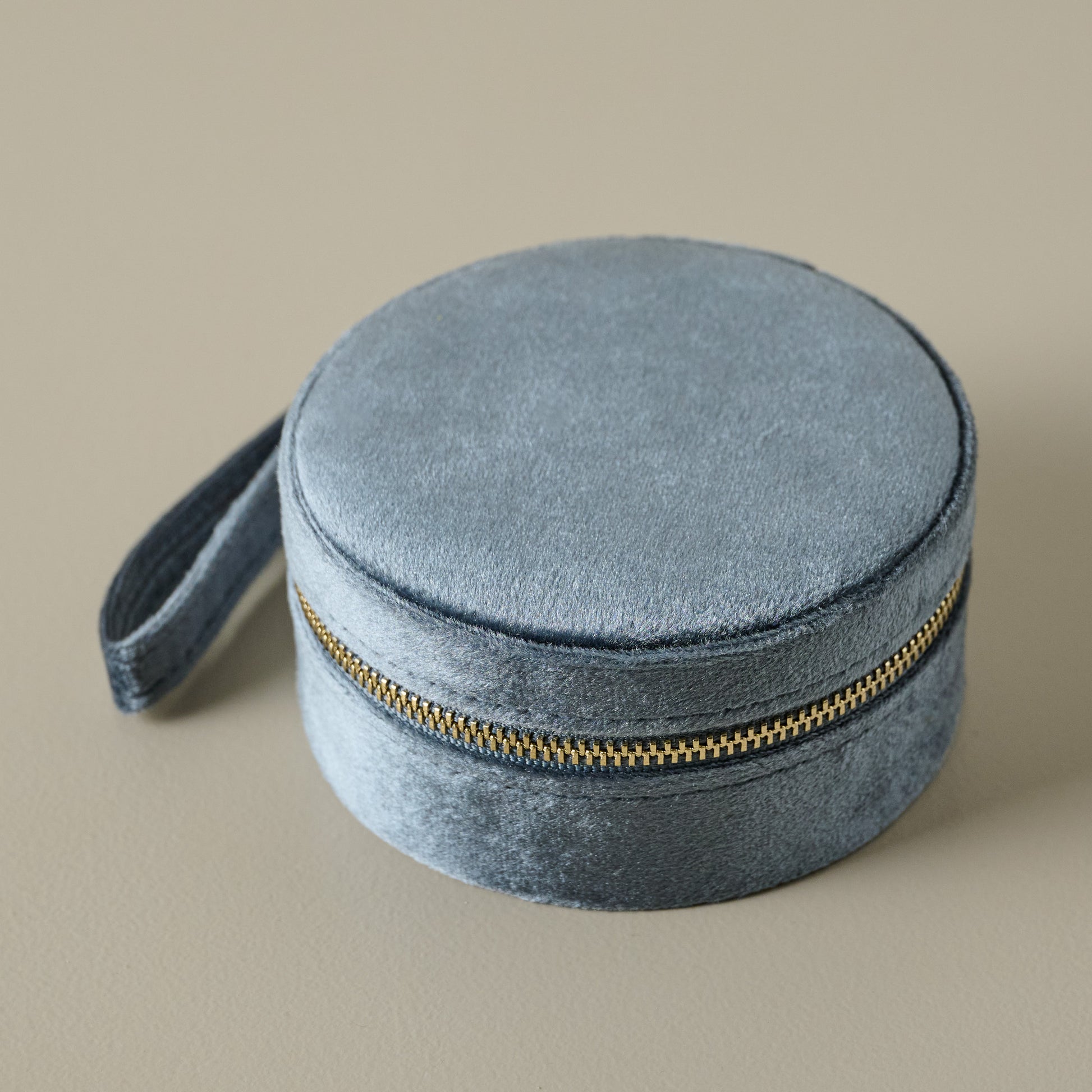 Velvet Stone Jewelry Travel Case zipped closed