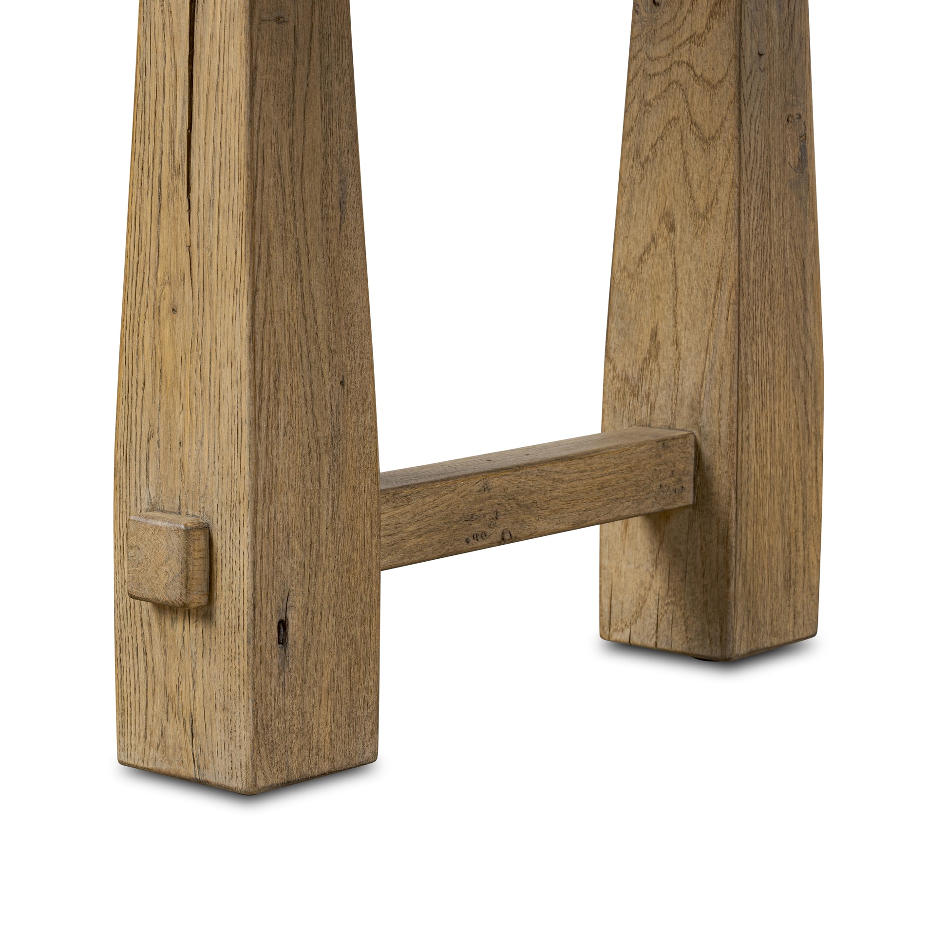 Griffin Oval Extension Dining Table leg close up view