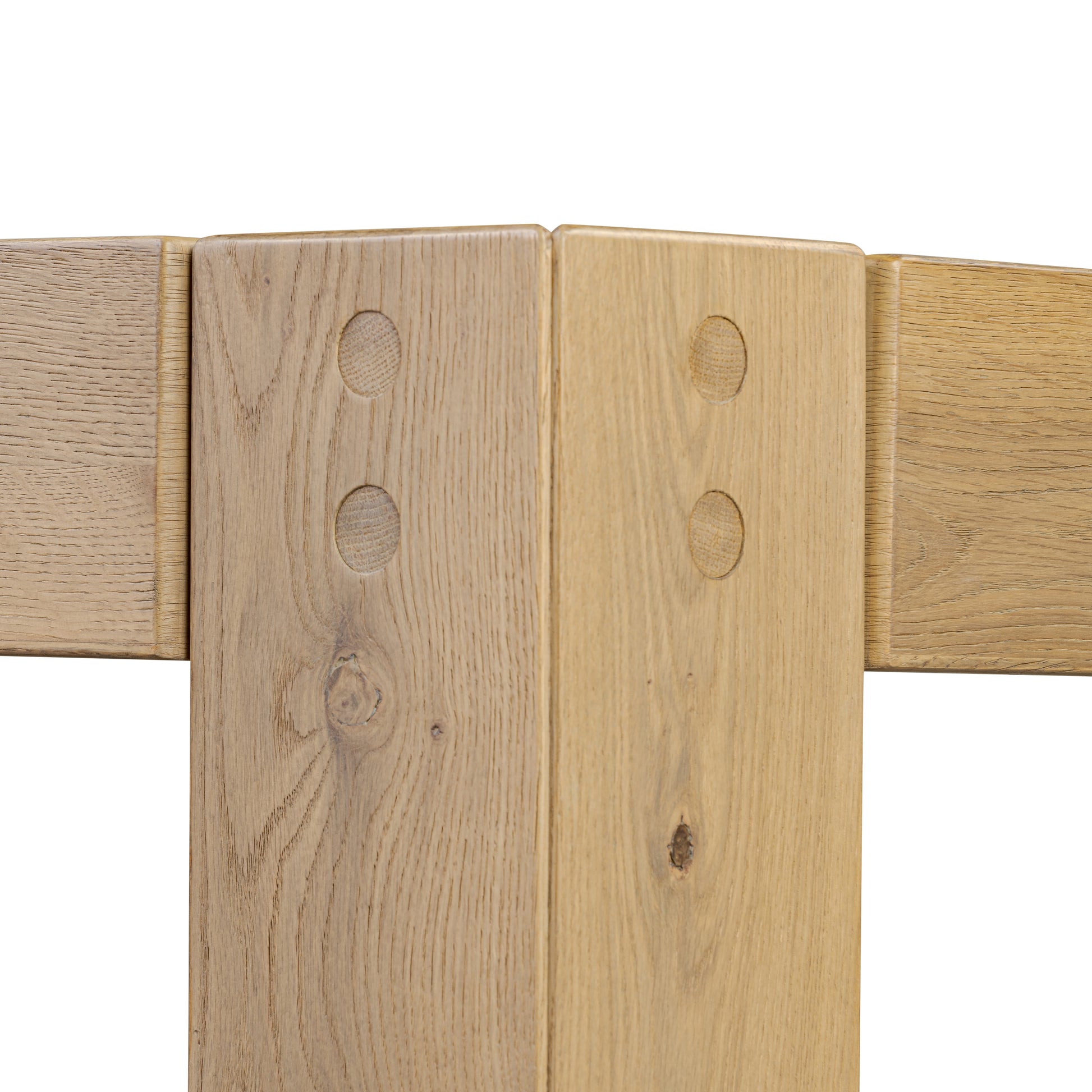 Brooke Dining Table close up view of square table leg