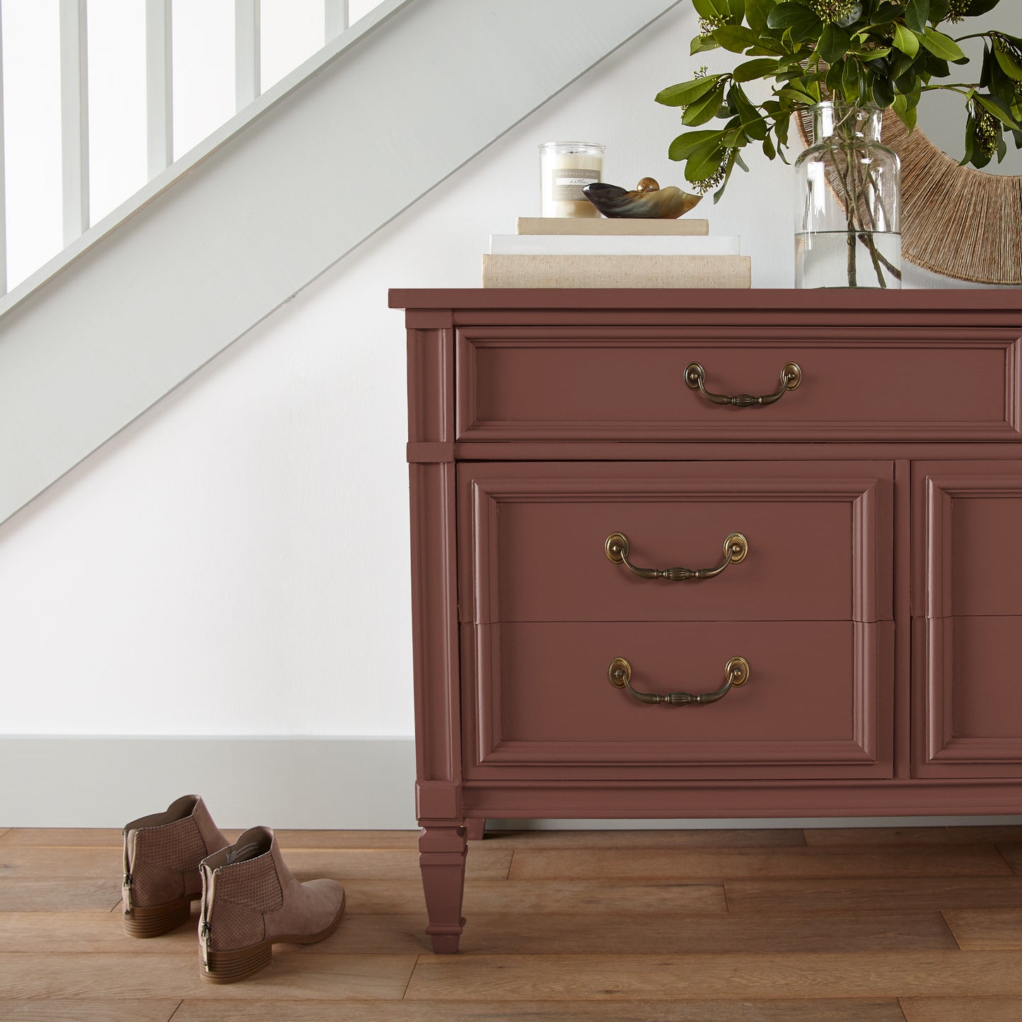 Mountain Currant paint featured on vintage inspired console table 