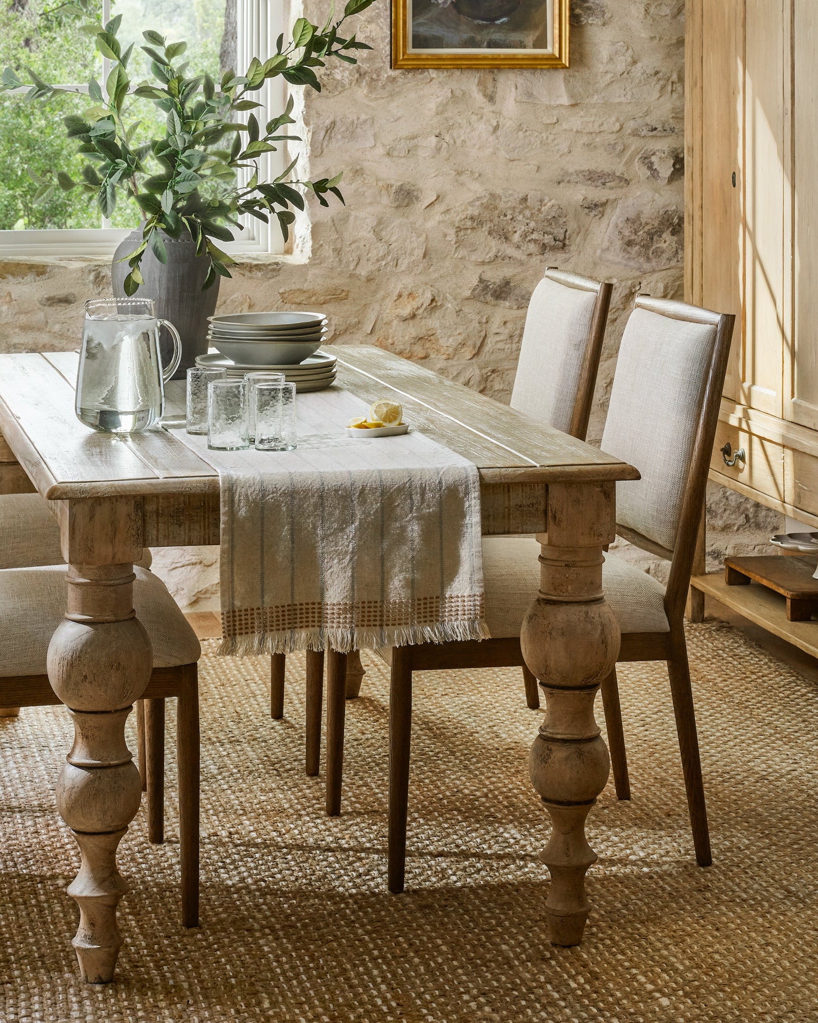 Magnolia Florence Dining Table - Thumbnail 3