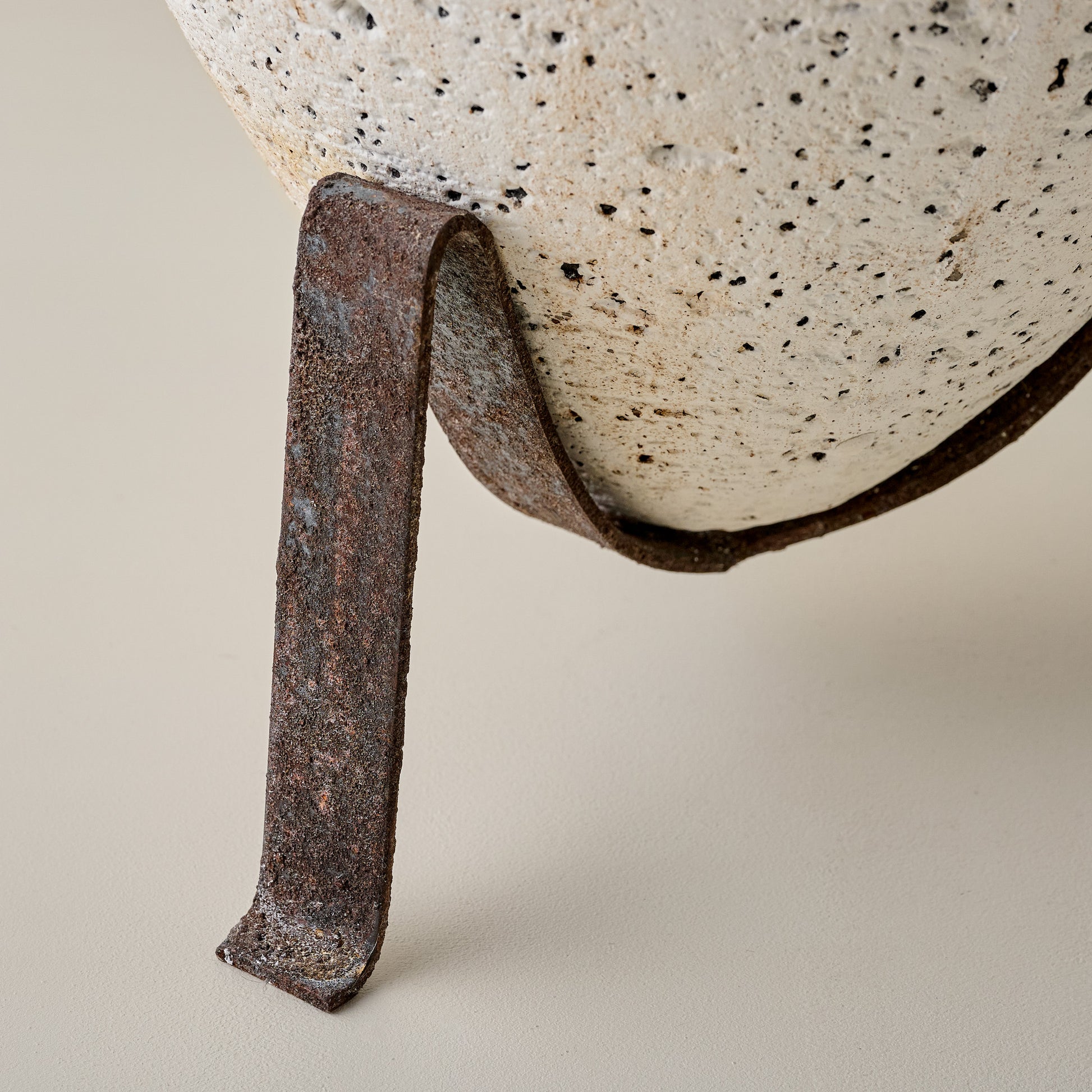 Rustic Cortona Vase on Stand base up close