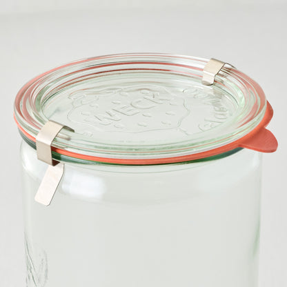 Weck 974 1 1/2 L Cylindrical Jar up close