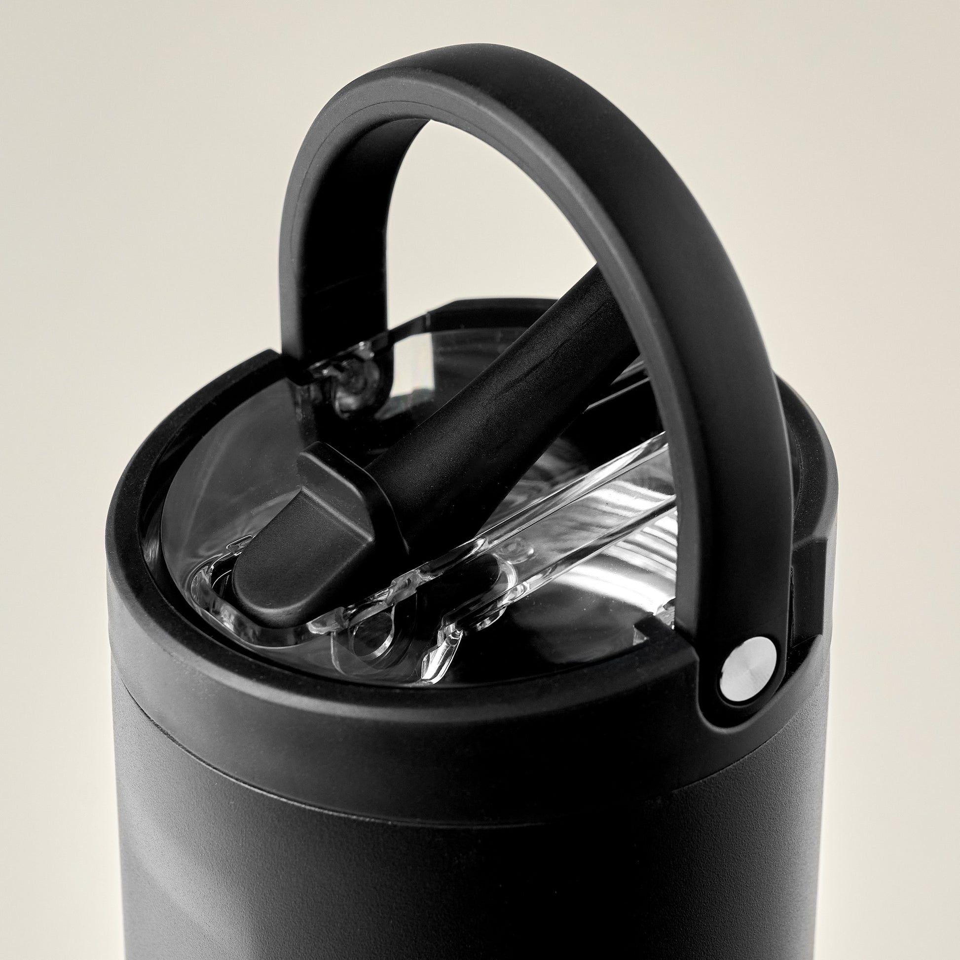 Magnolia Black 32oz Sport Tumbler lid up close