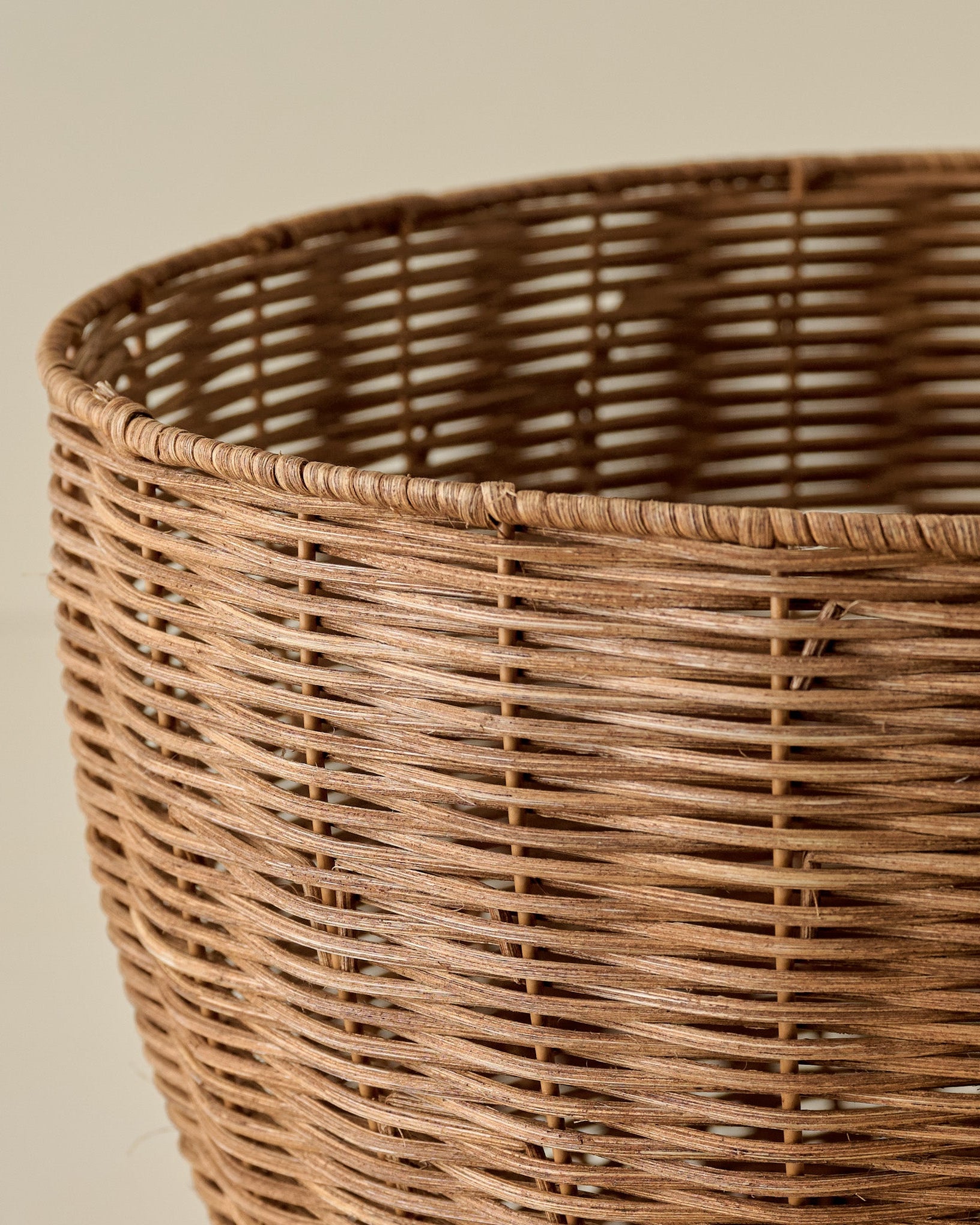 Oversized Rattan Decorative Bowl – Magnolia